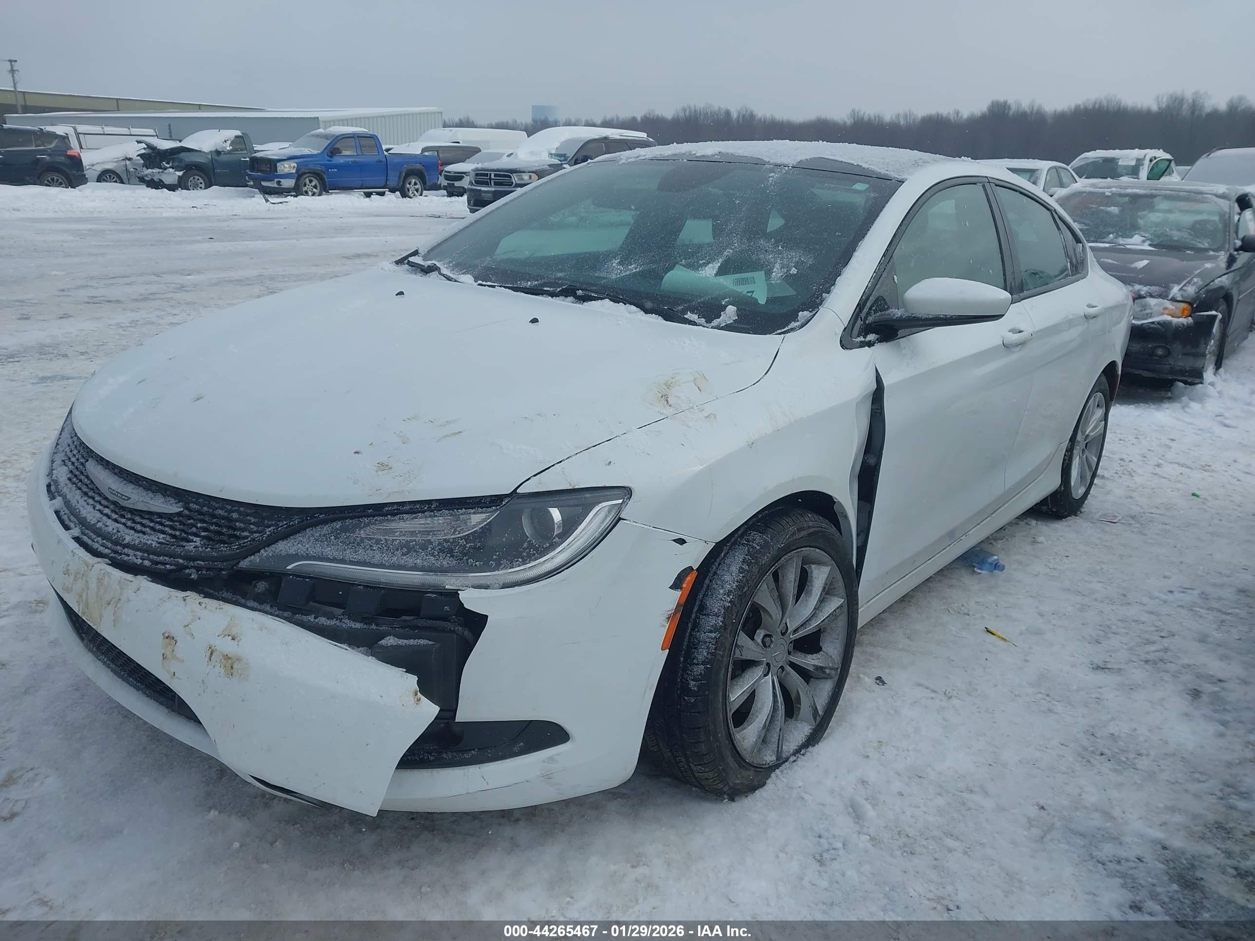 CHRYSLER 200 image 2