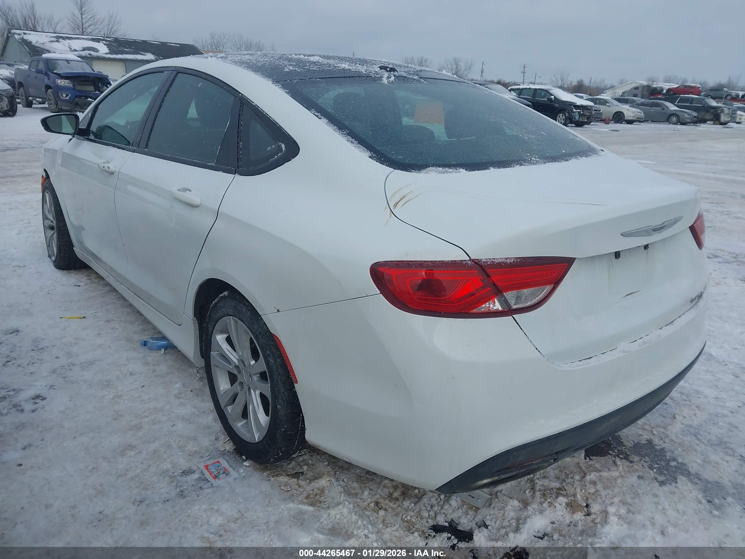 CHRYSLER 200 image 3