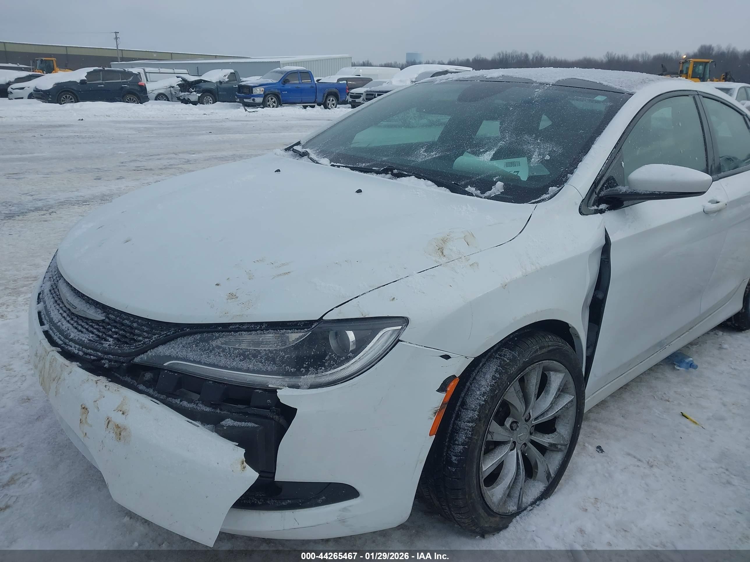CHRYSLER 200 image 6