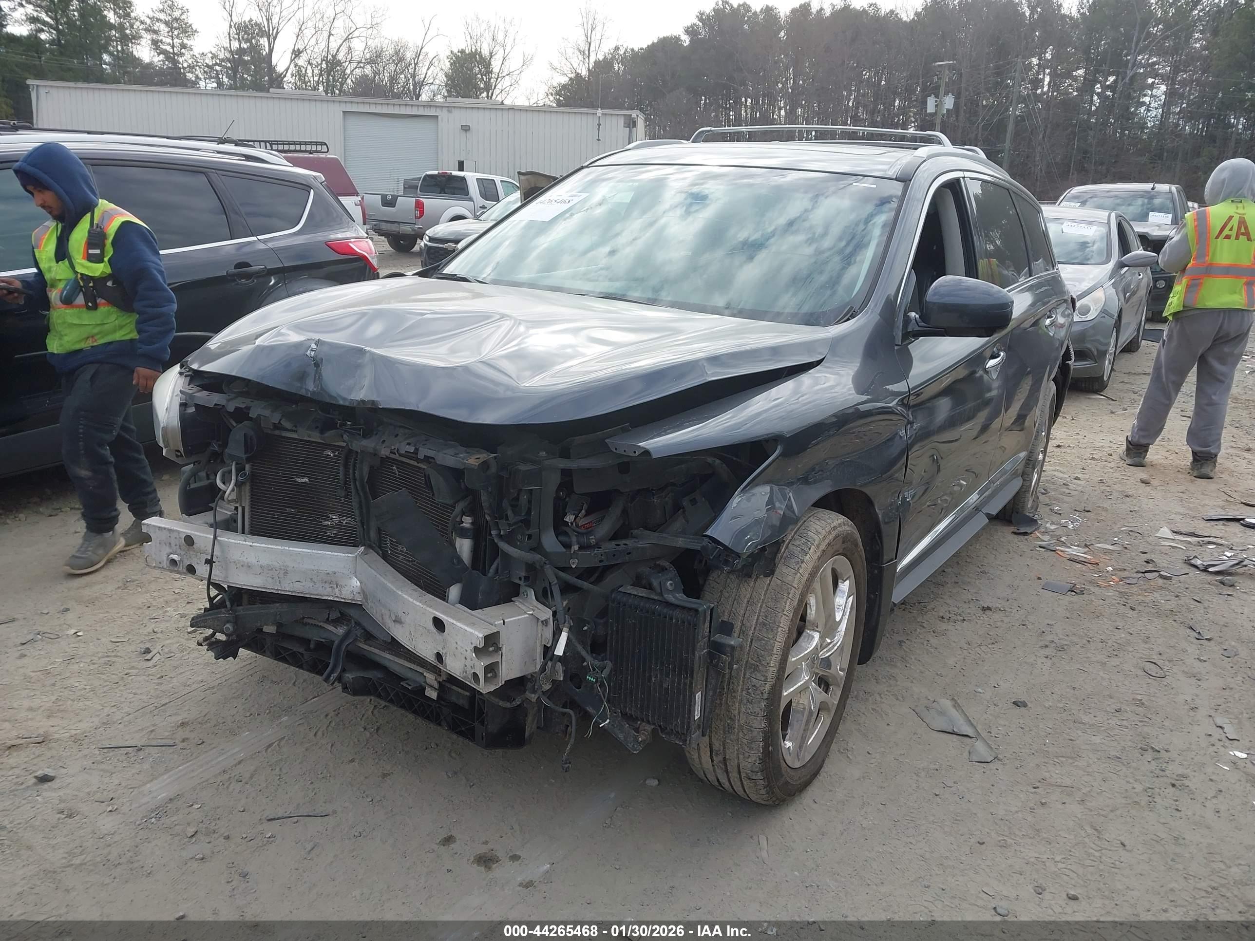 INFINITI JX35 image 2