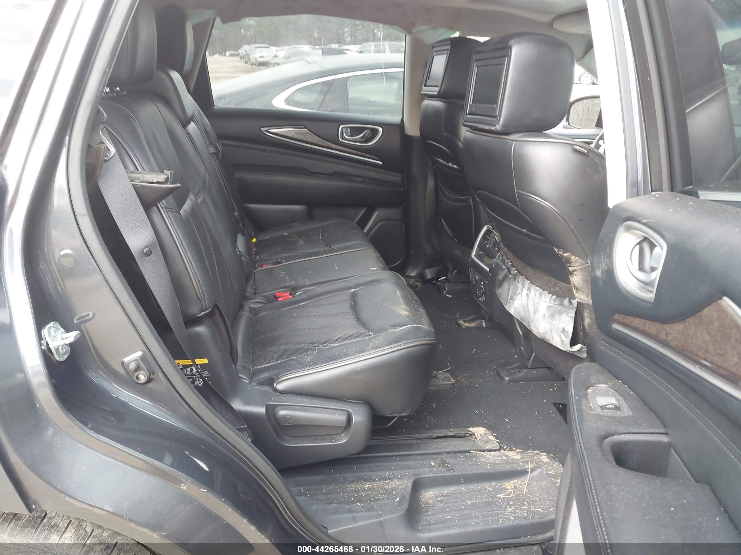 INFINITI JX35 image 8
