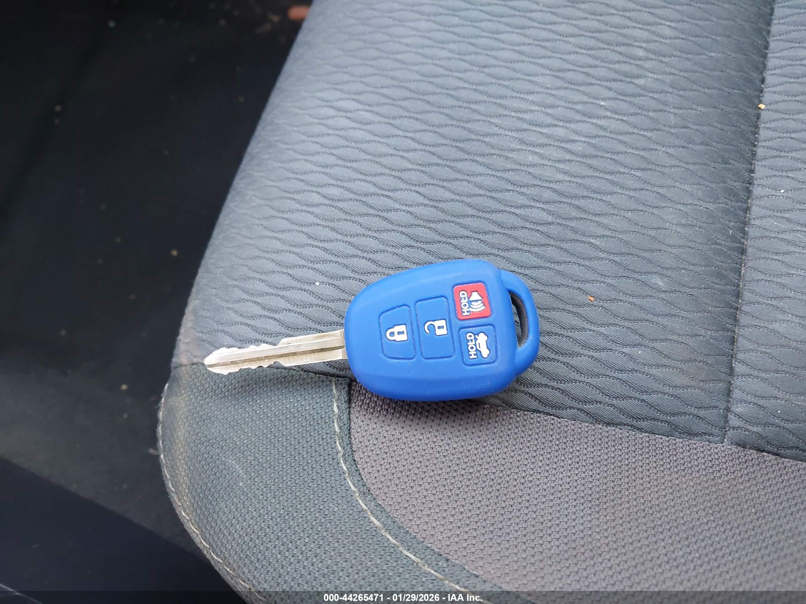 TOYOTA COROLLA image 11