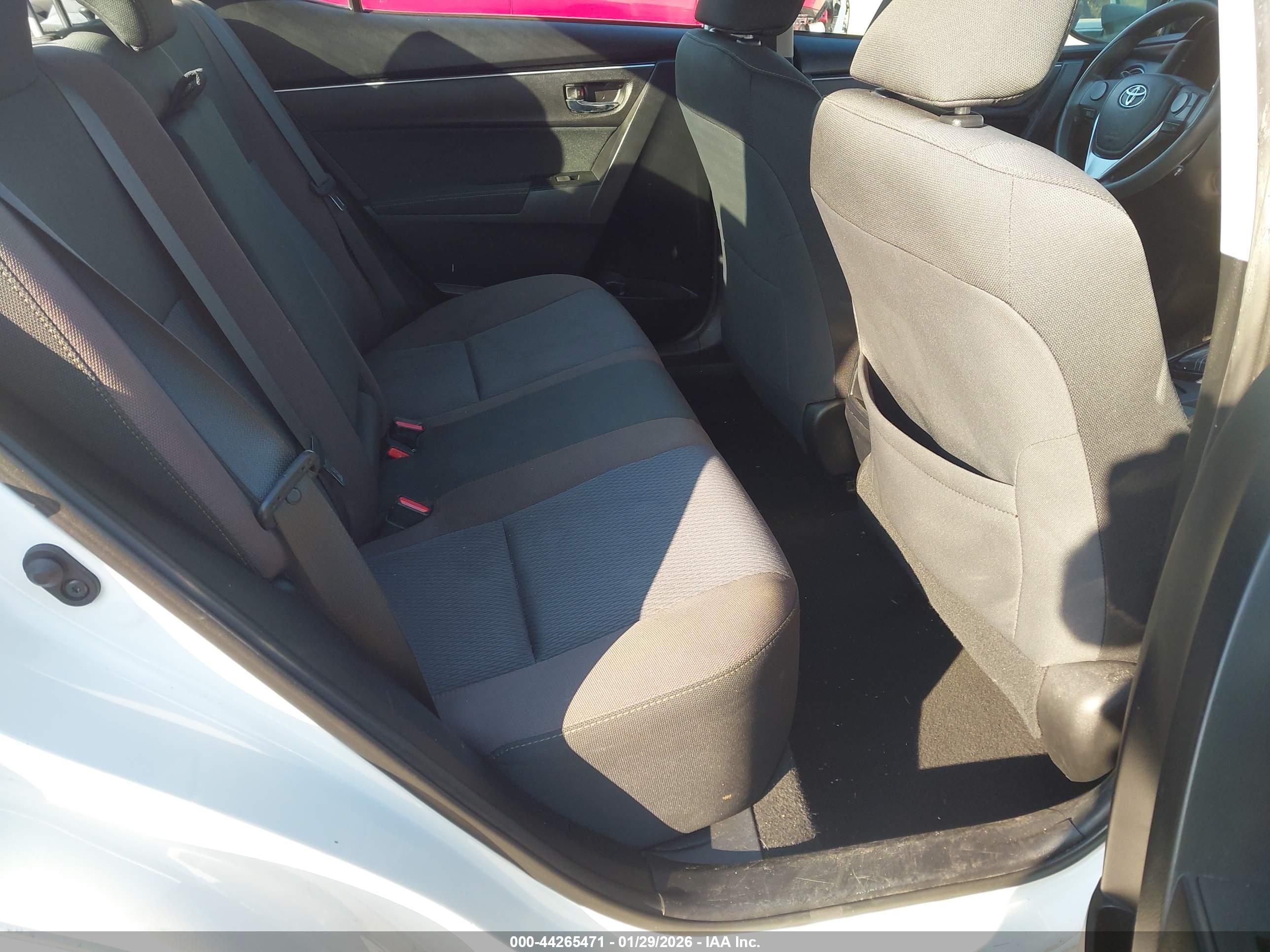 TOYOTA COROLLA image 8