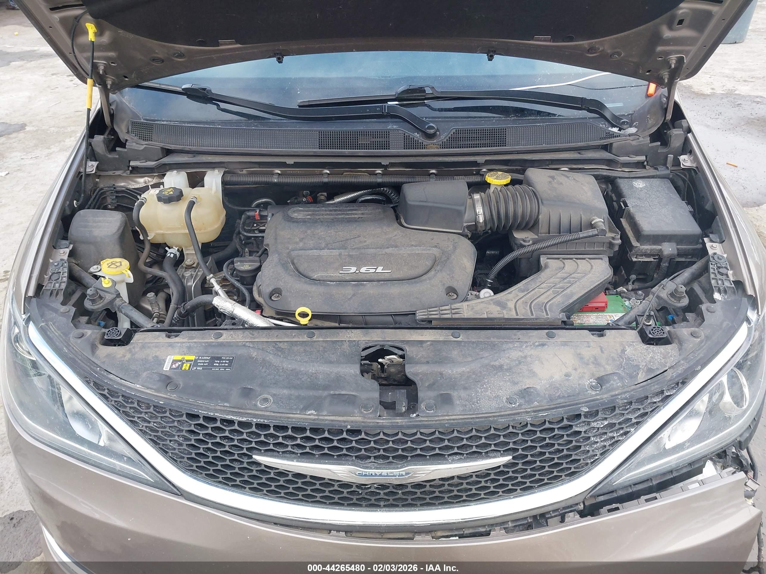 CHRYSLER PACIFICA image 10