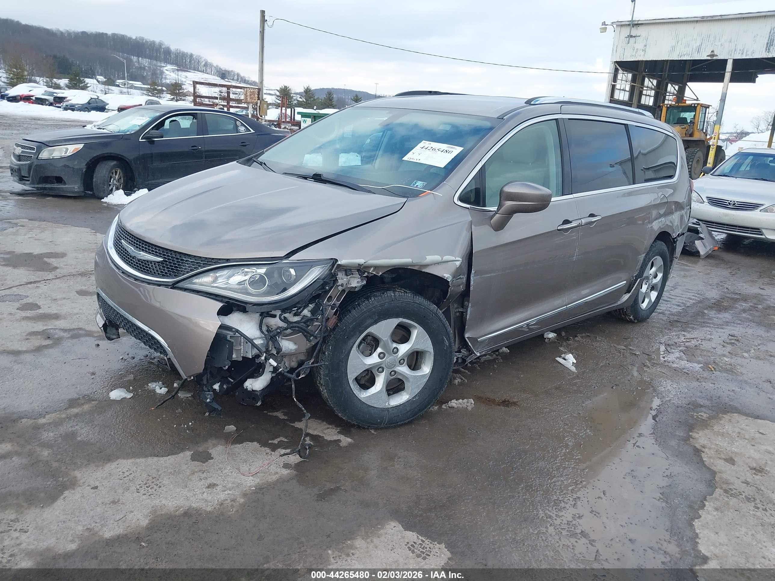 CHRYSLER PACIFICA image 2