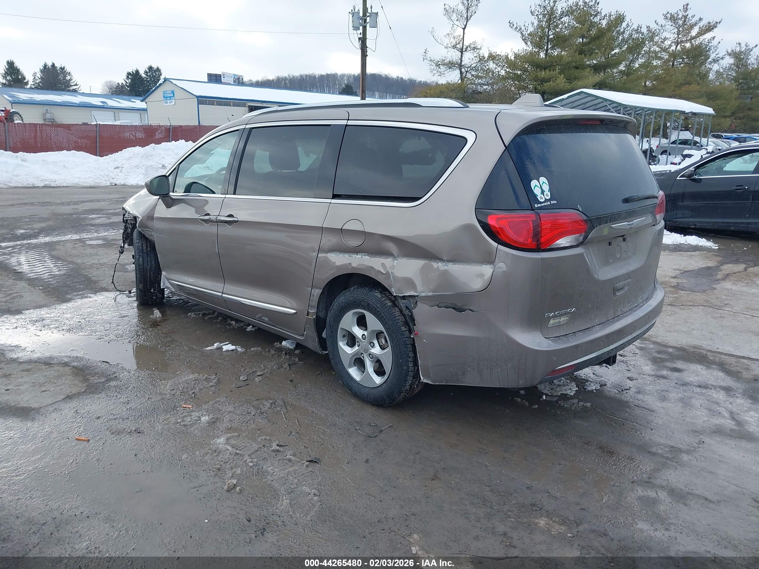 CHRYSLER PACIFICA image 3