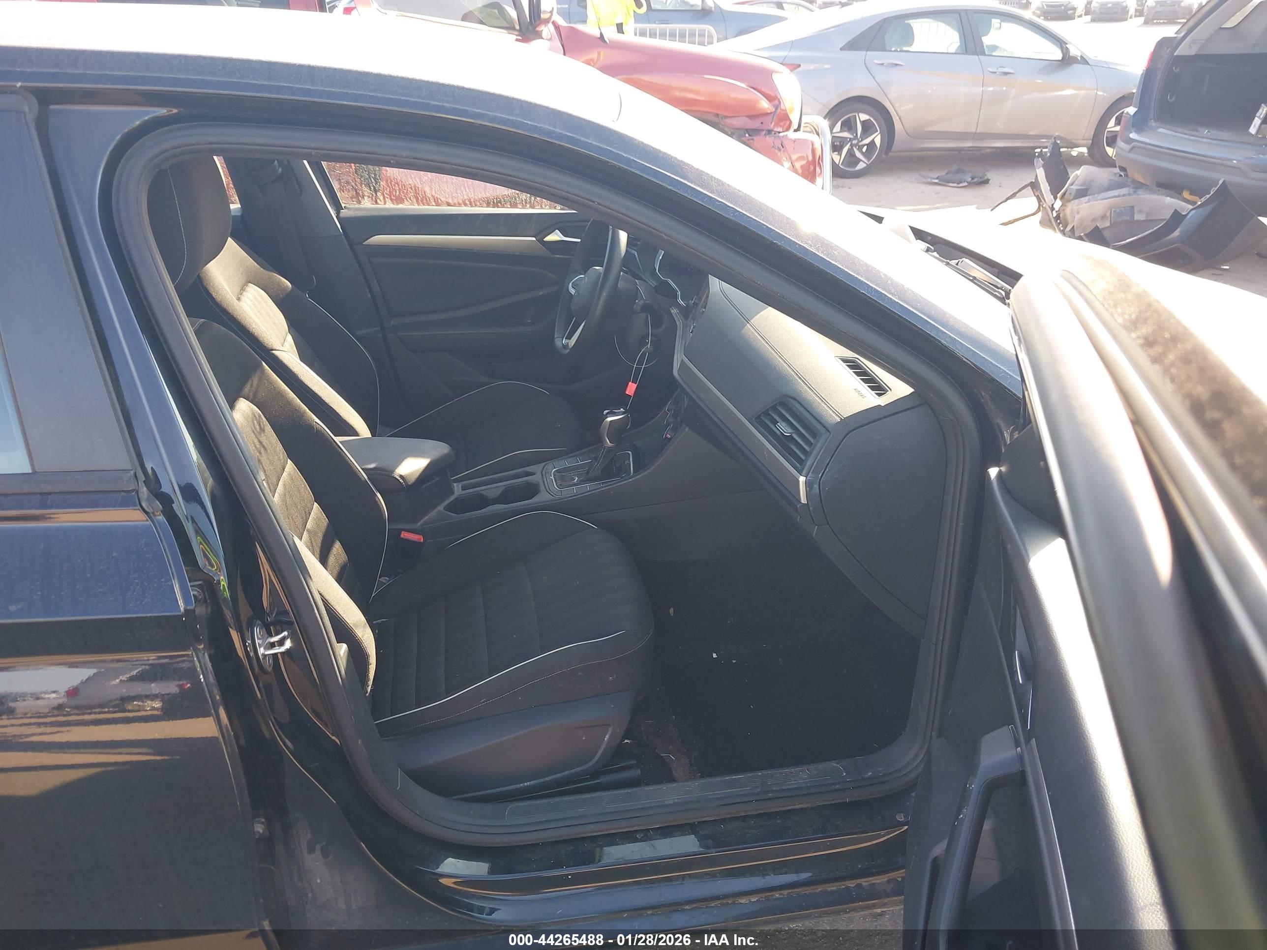VOLKSWAGEN JETTA image 5