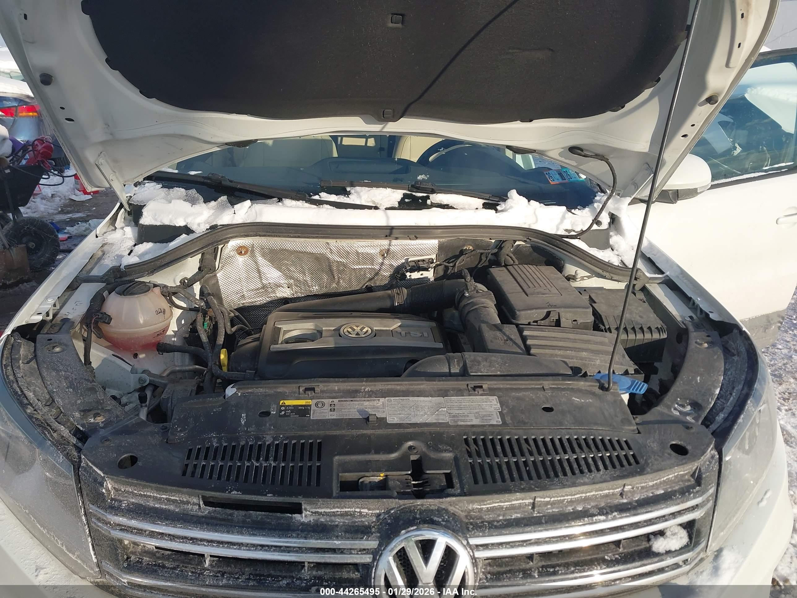 VOLKSWAGEN TIGUAN image 10