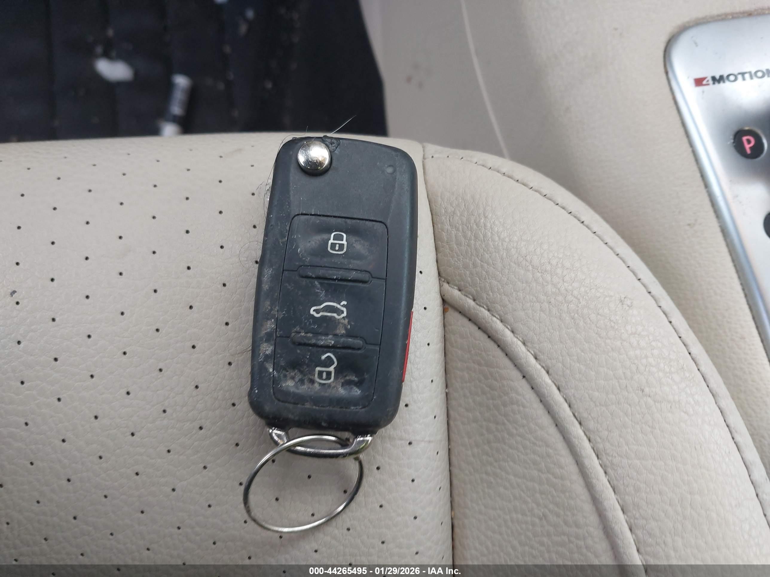 VOLKSWAGEN TIGUAN image 11