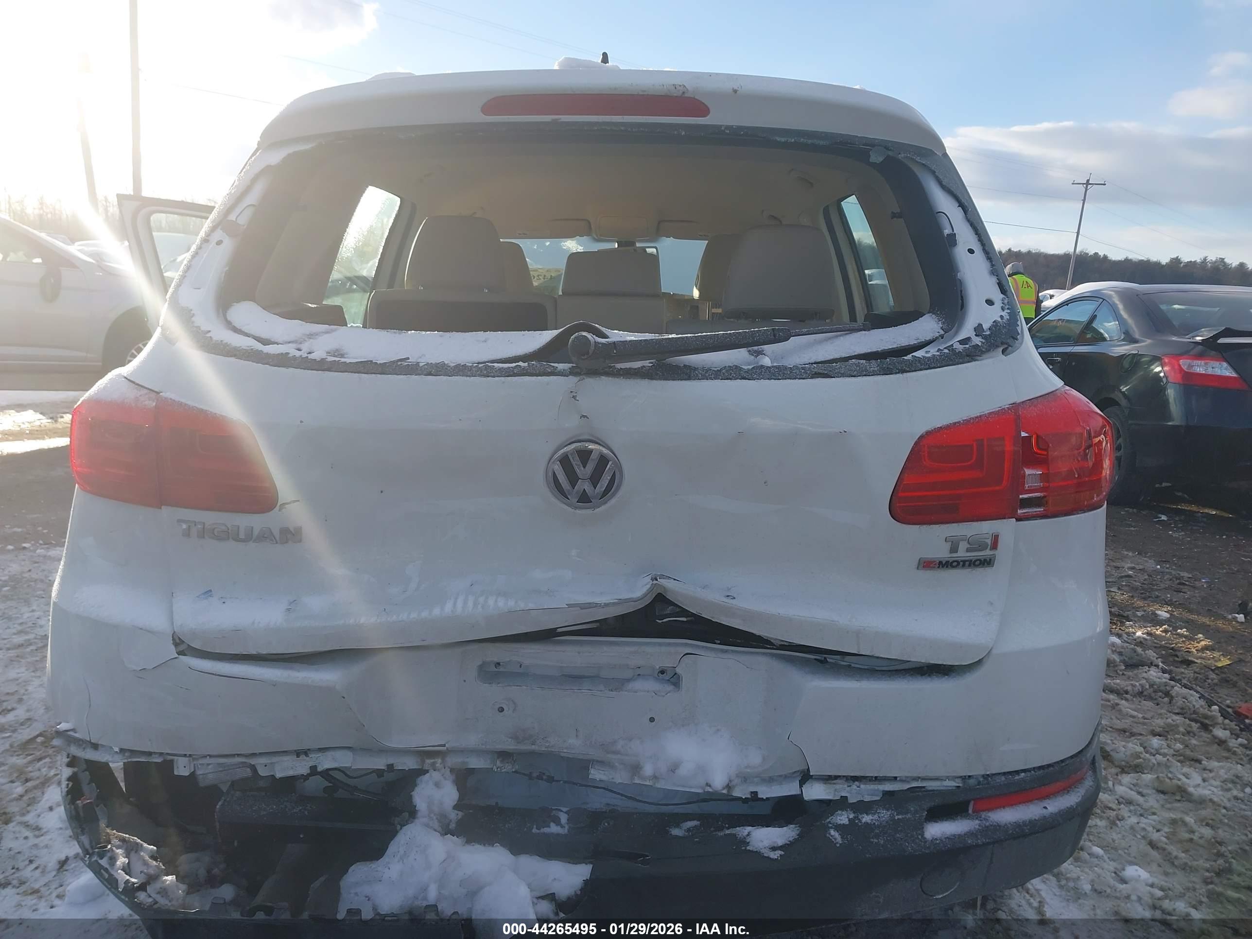 VOLKSWAGEN TIGUAN image 6