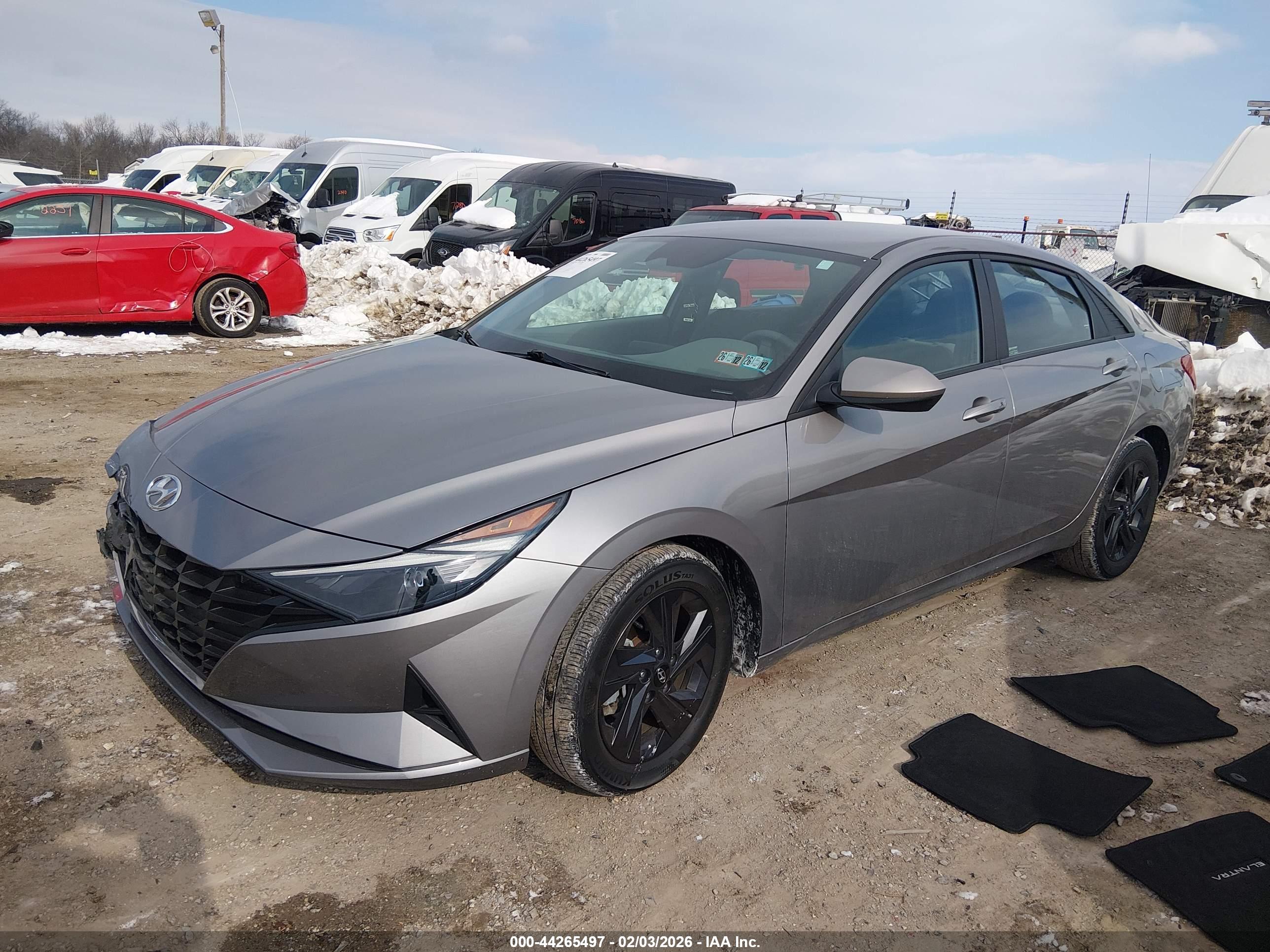 HYUNDAI ELANTRA image 2