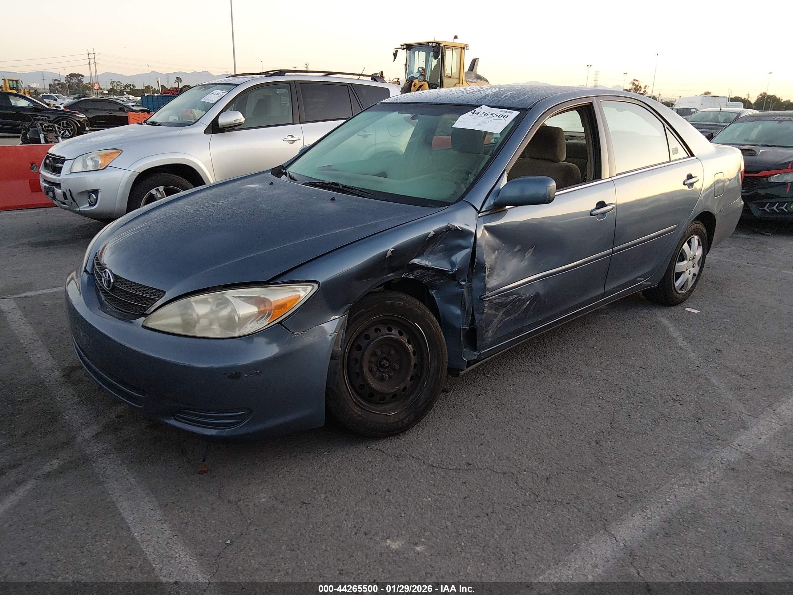 TOYOTA CAMRY image 2
