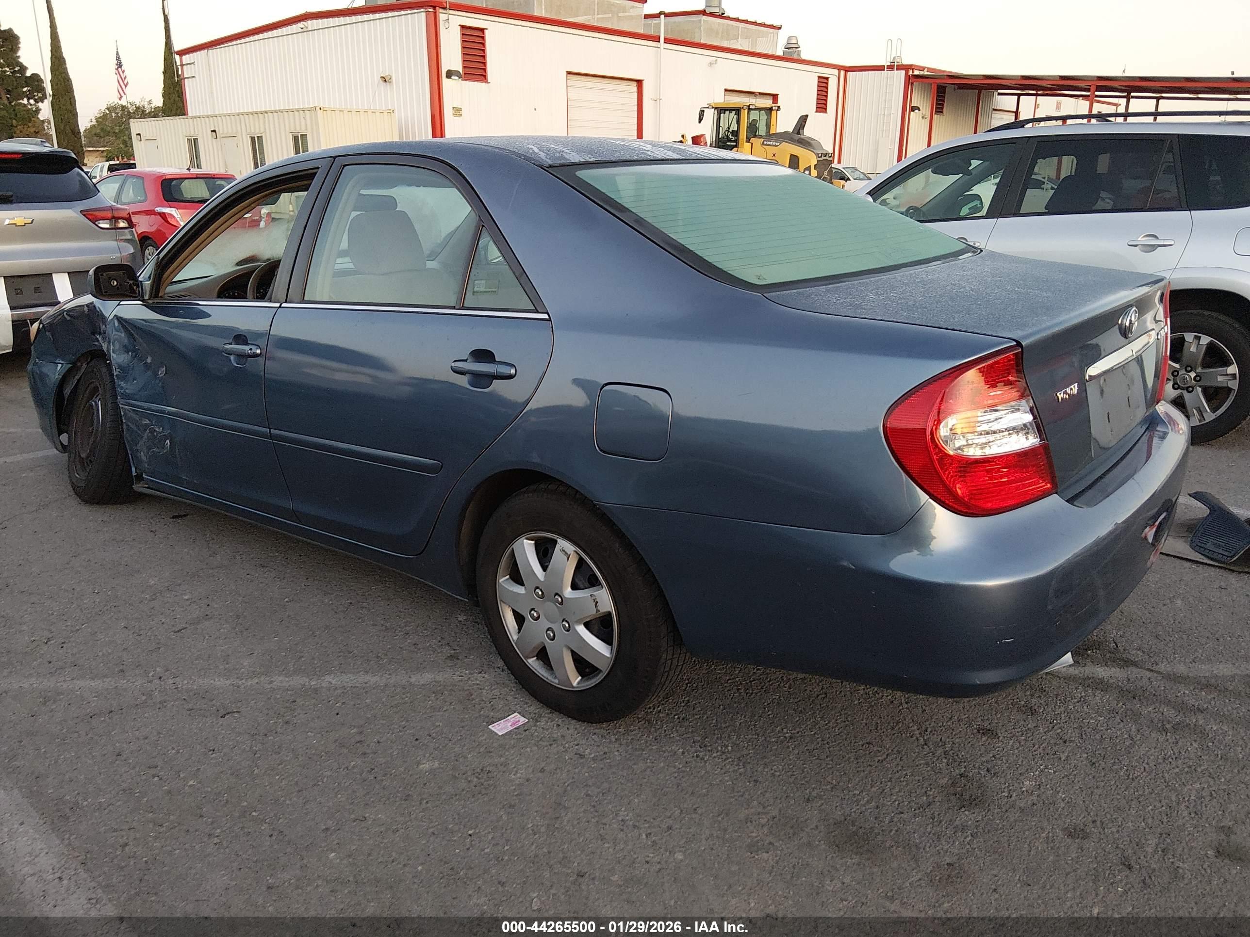 TOYOTA CAMRY image 3
