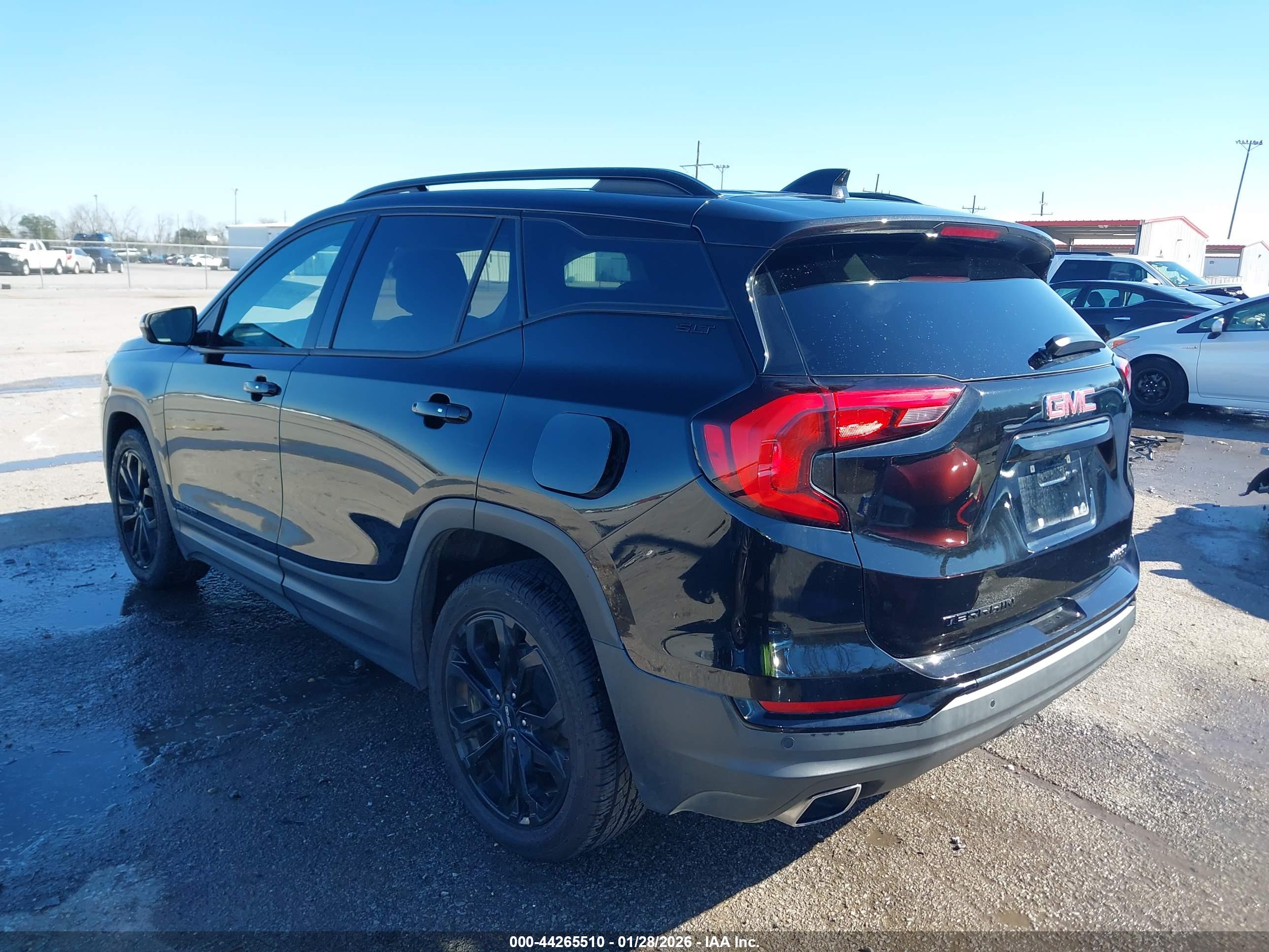 GMC TERRAIN image 3