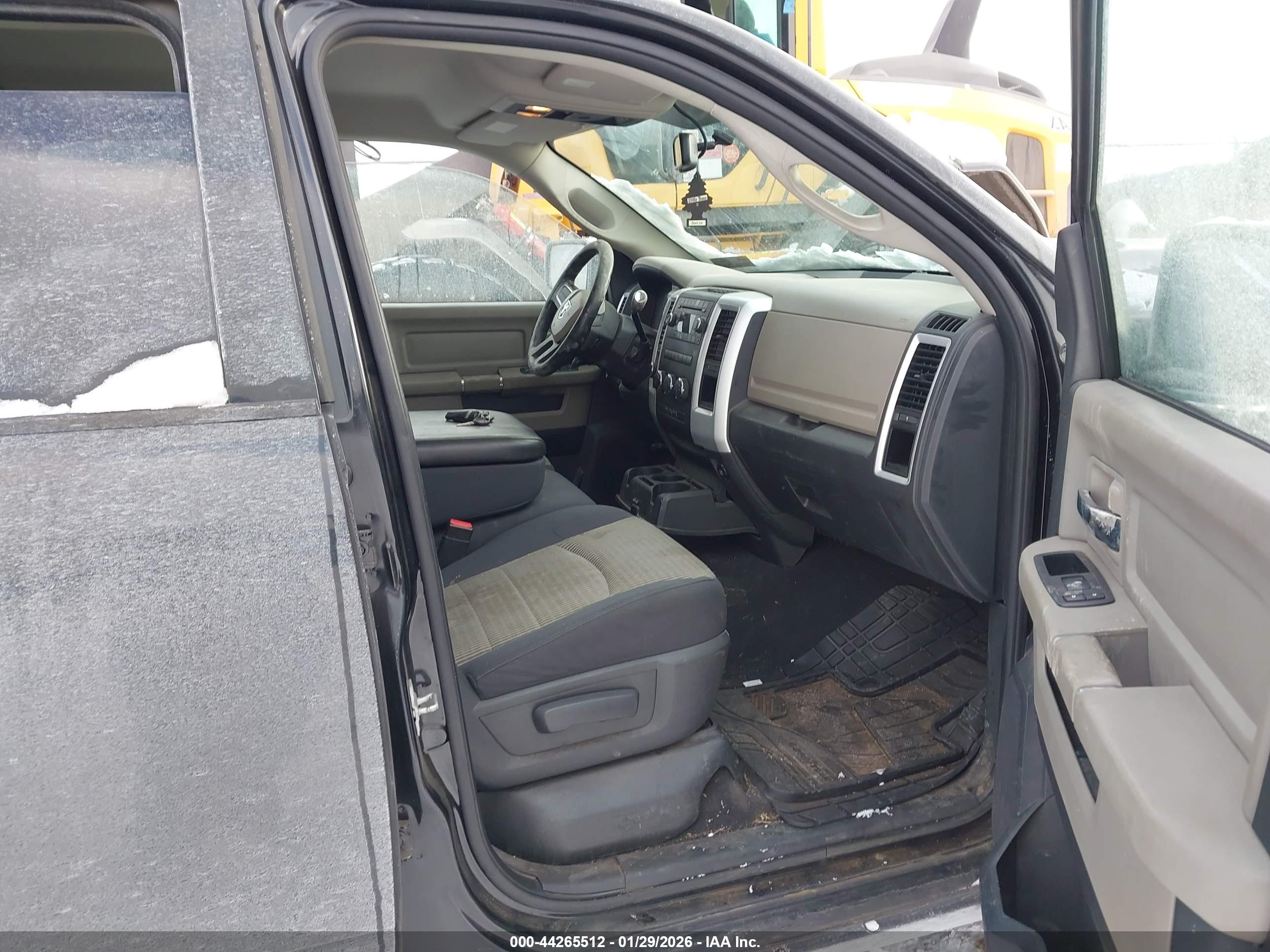 DODGE RAM image 5