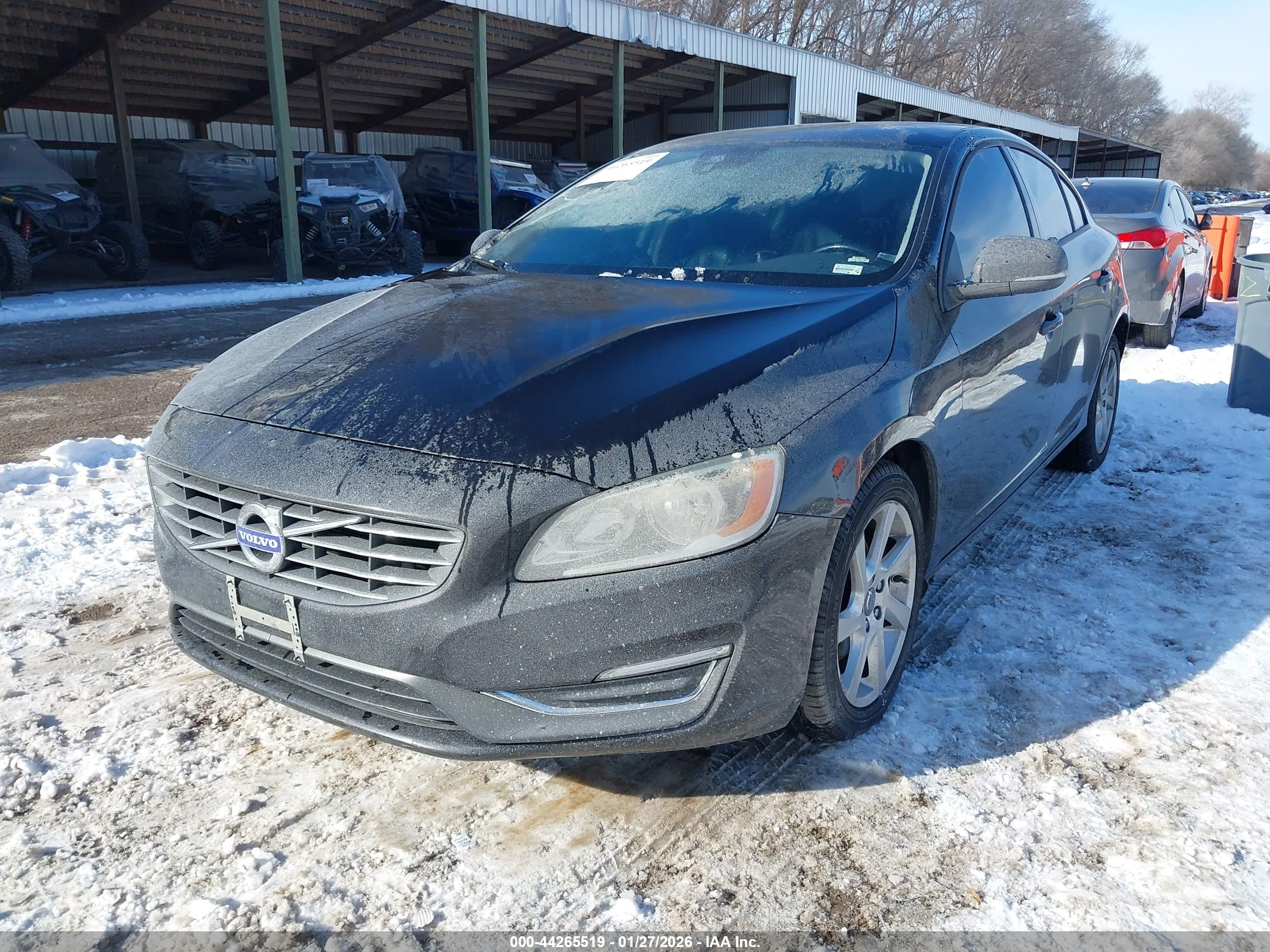 VOLVO S60 image 2