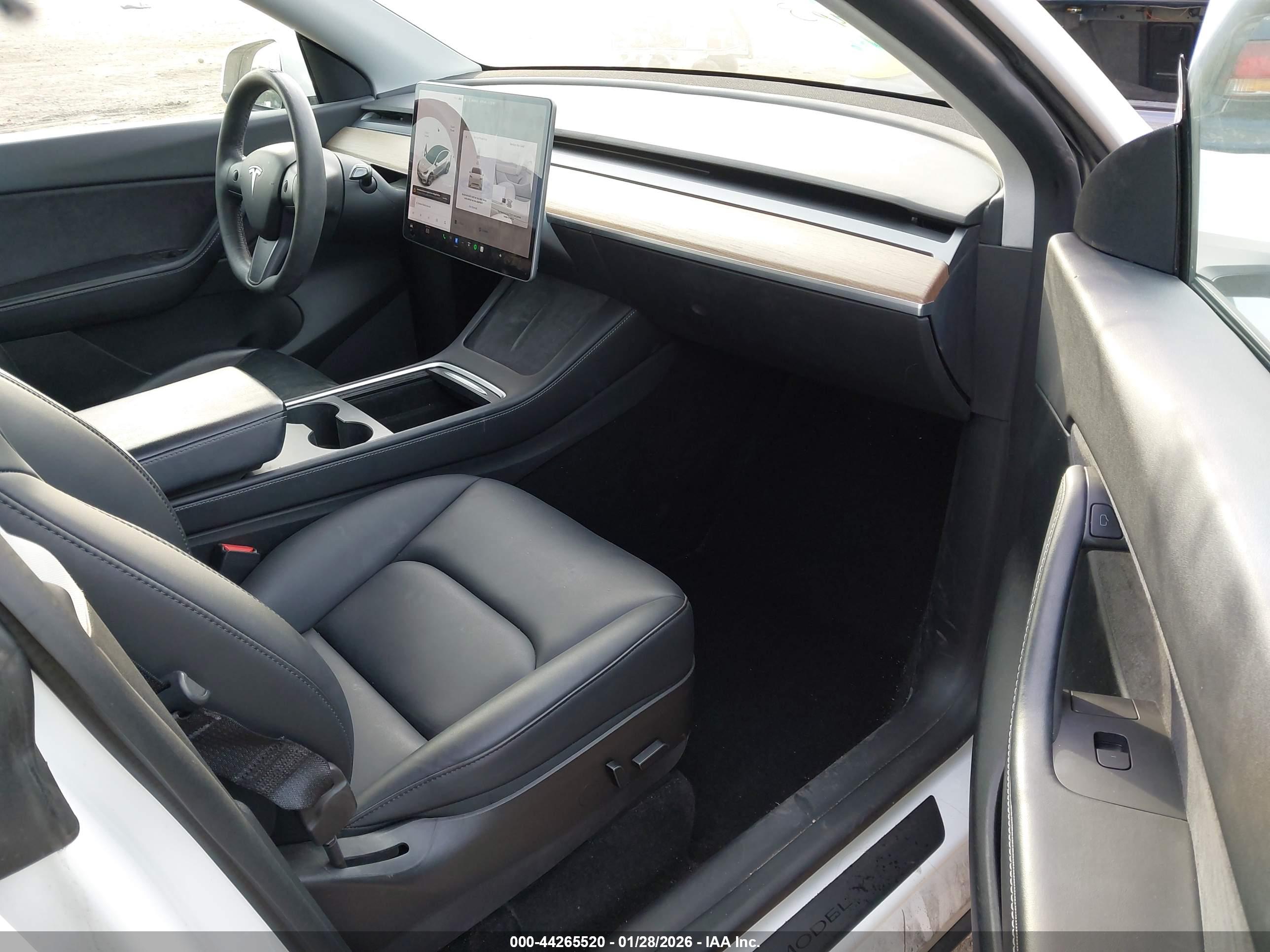 TESLA MODEL image 5