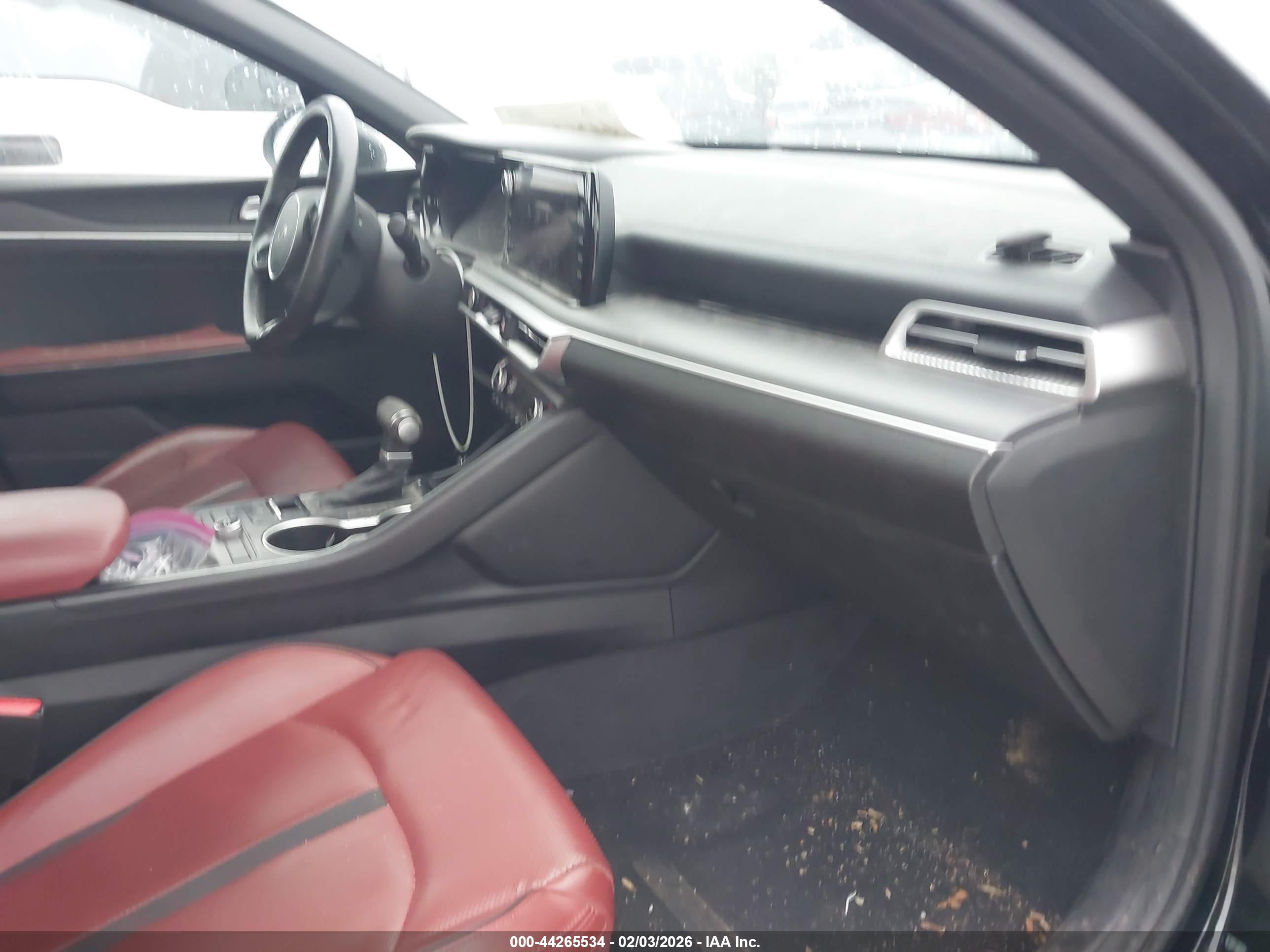 KIA K5 image 5