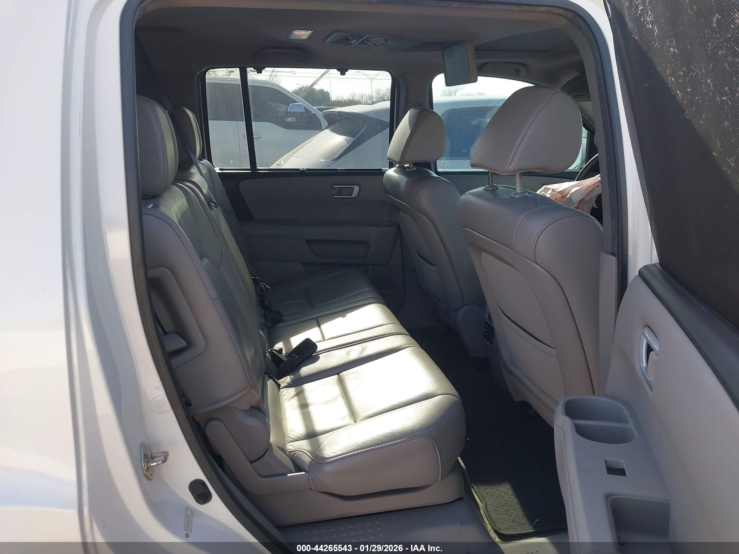 HONDA PILOT image 8
