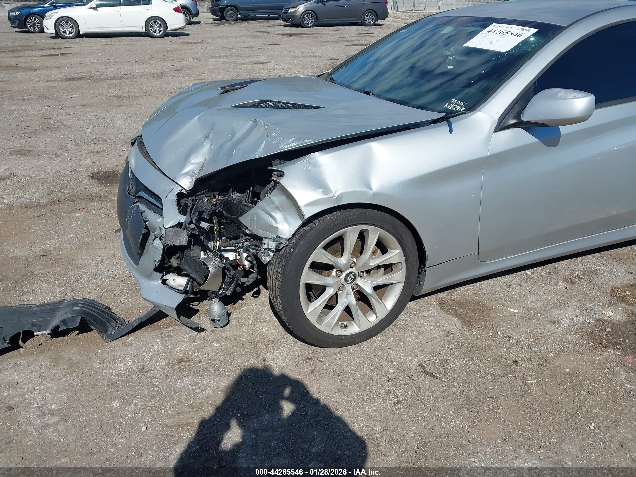 HYUNDAI GENESIS image 6