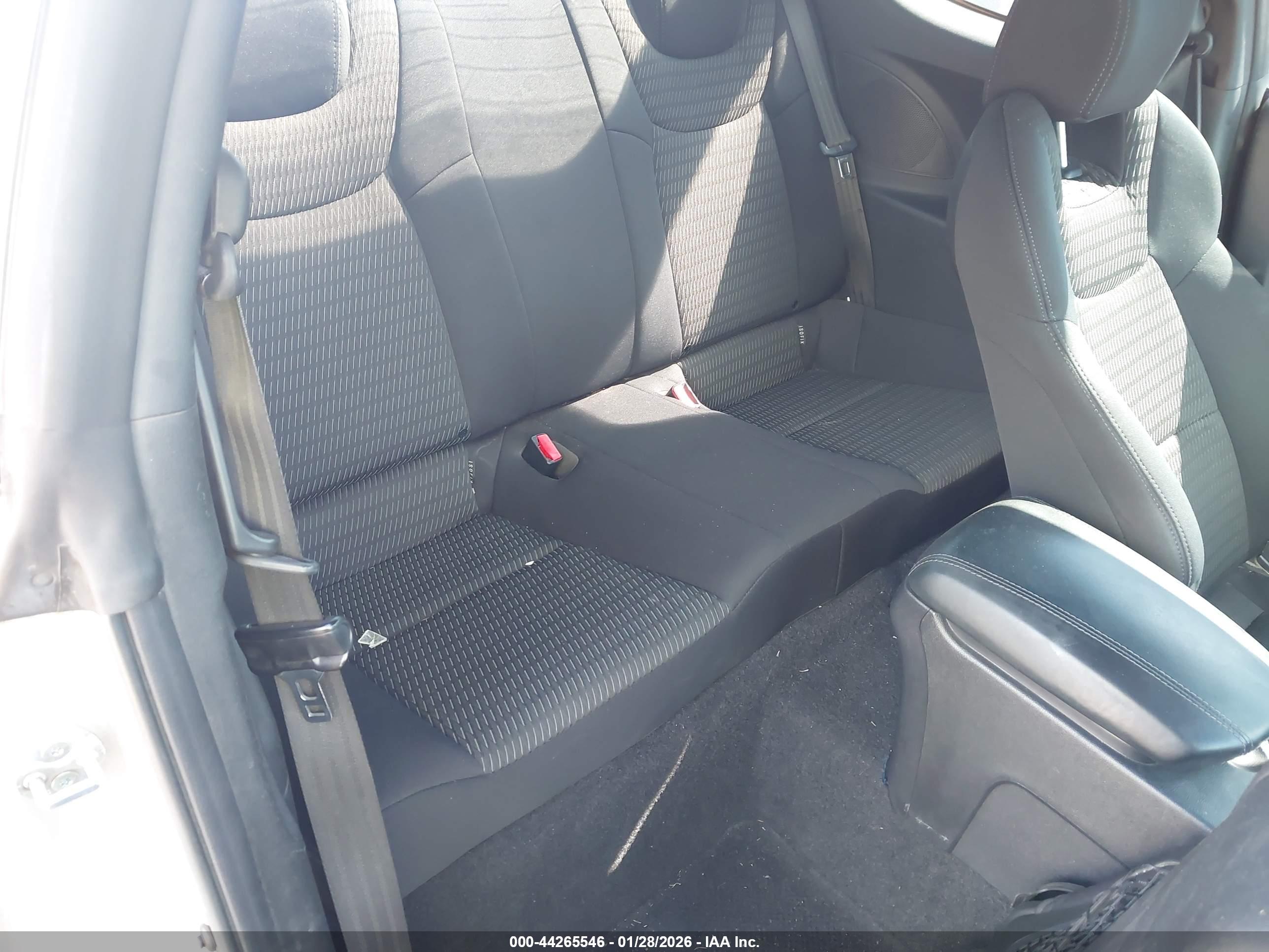 HYUNDAI GENESIS image 8