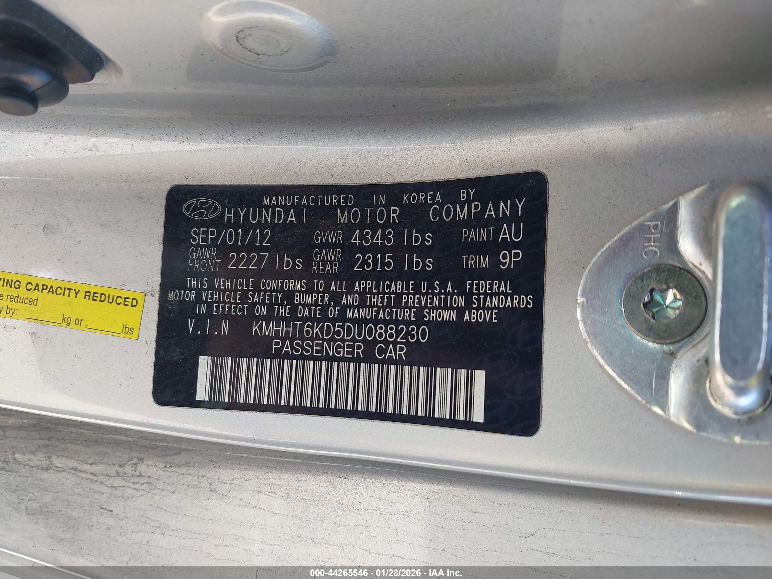 HYUNDAI GENESIS image 9