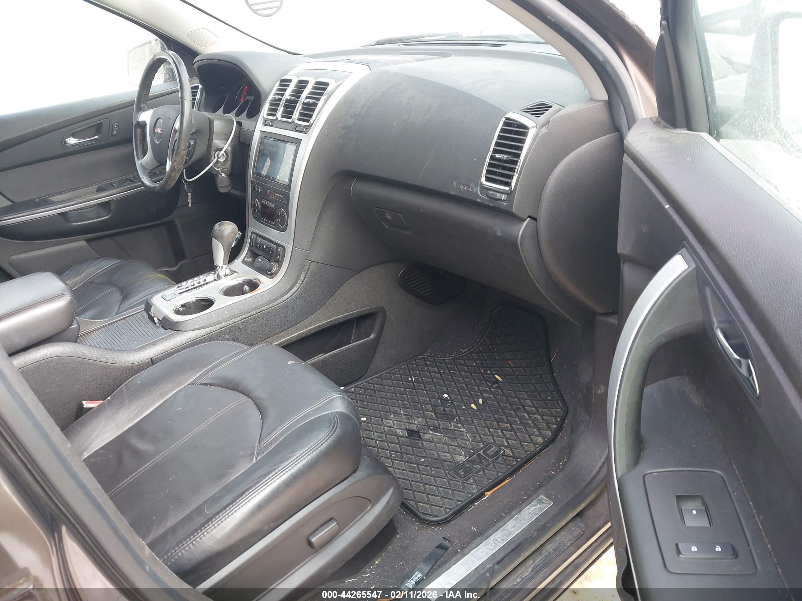 GMC ACADIA image 5