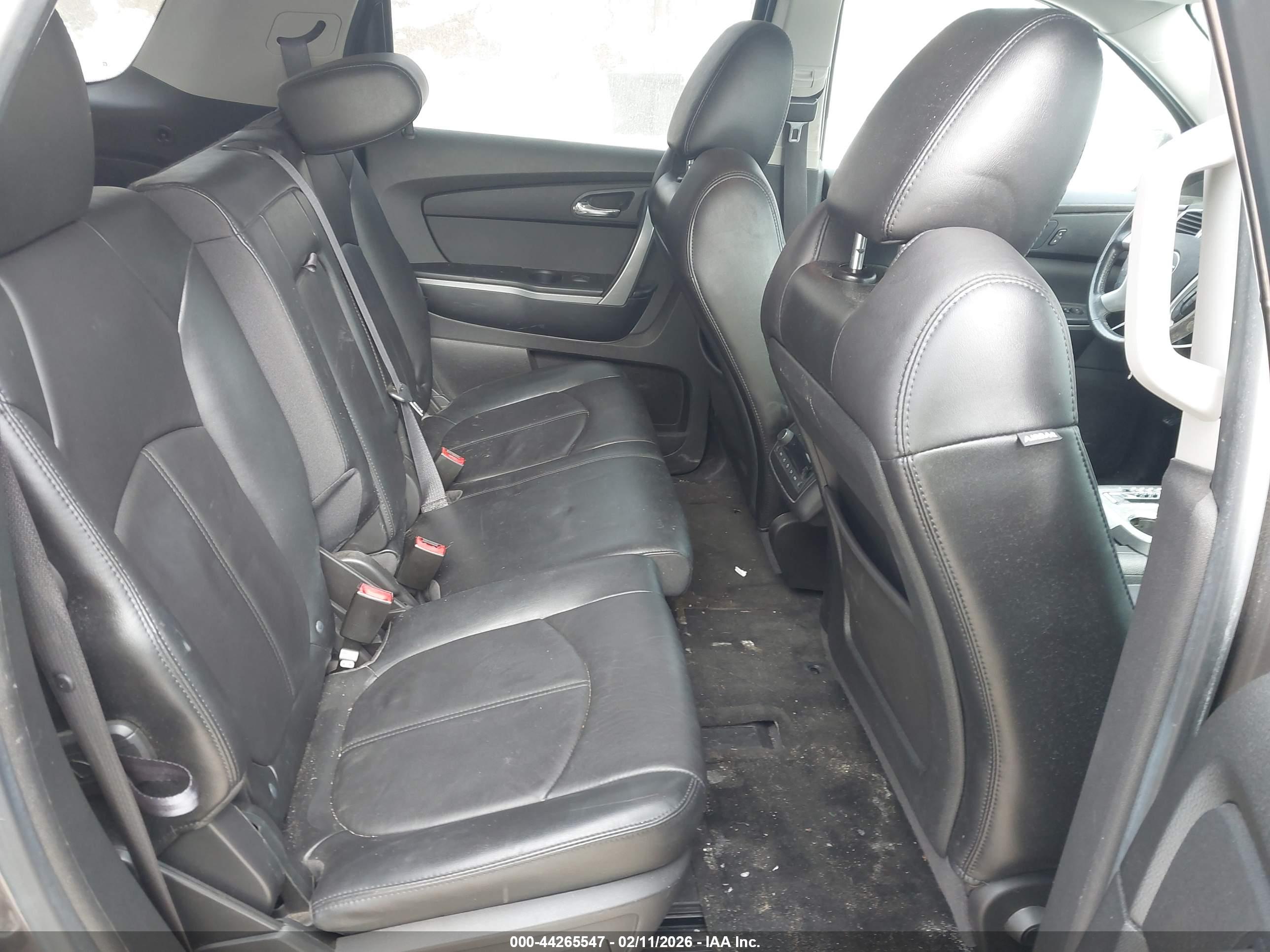 GMC ACADIA image 8