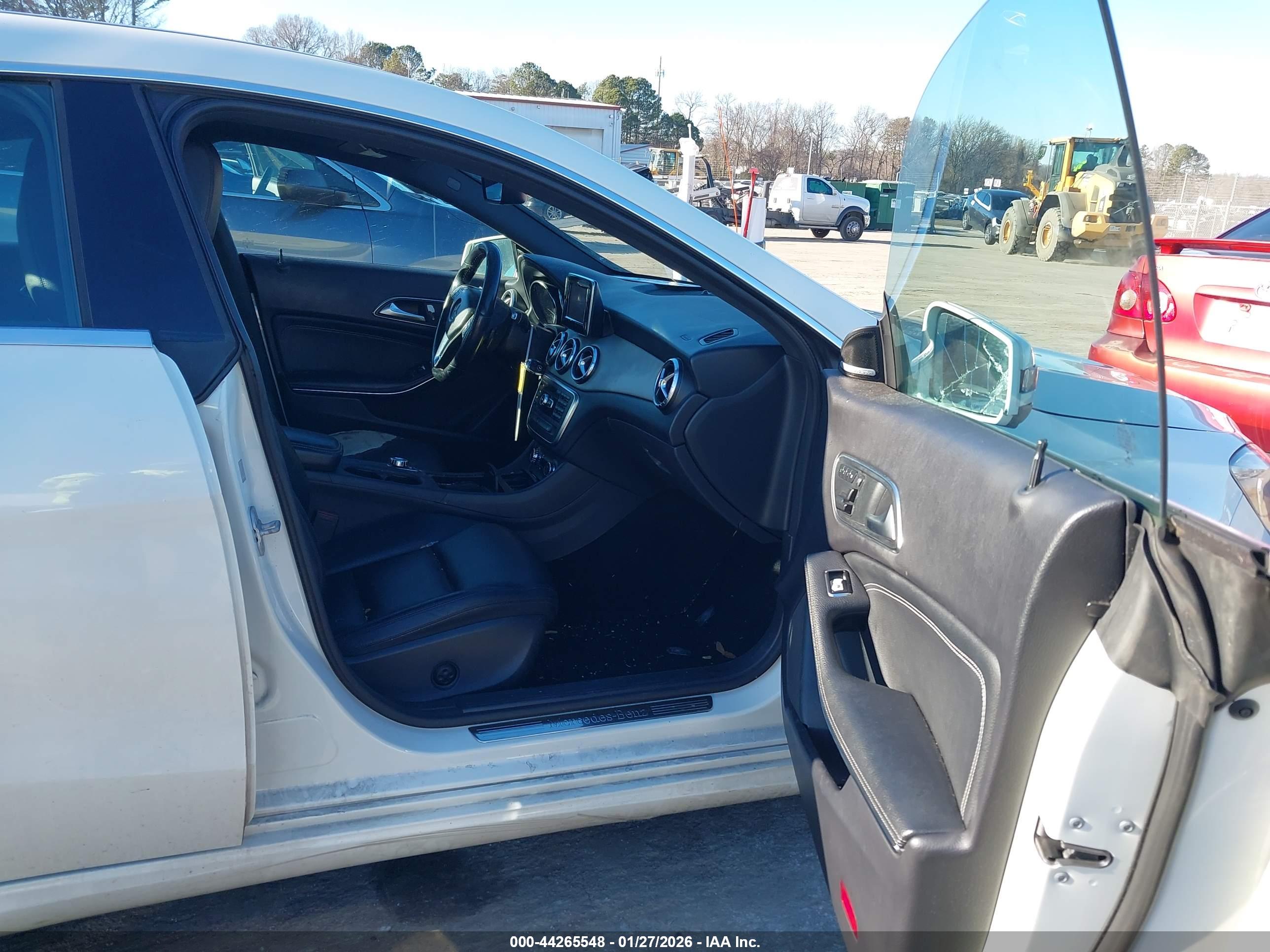 MERCEDES-BENZ CLA image 5