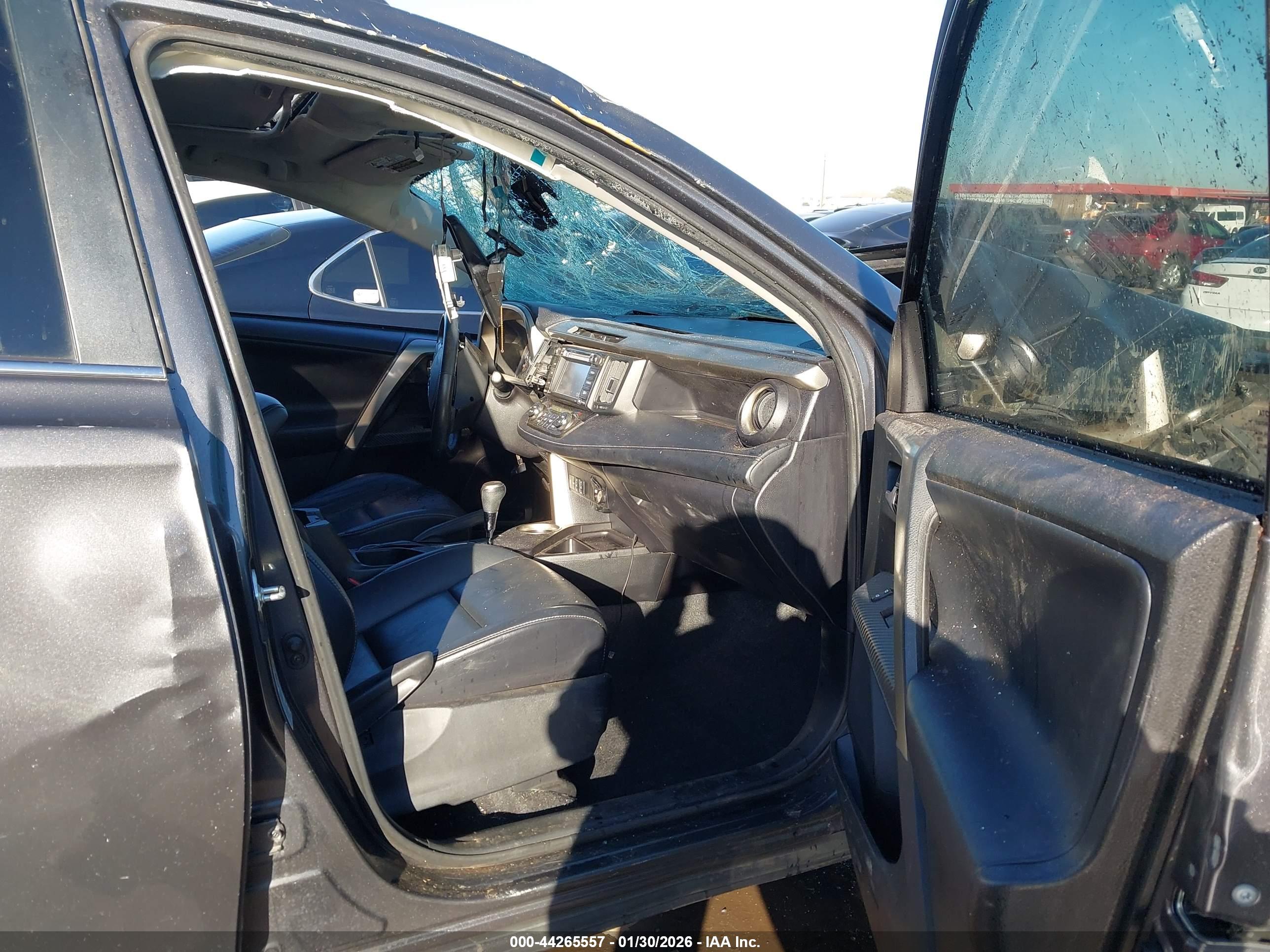 TOYOTA RAV4 image 5
