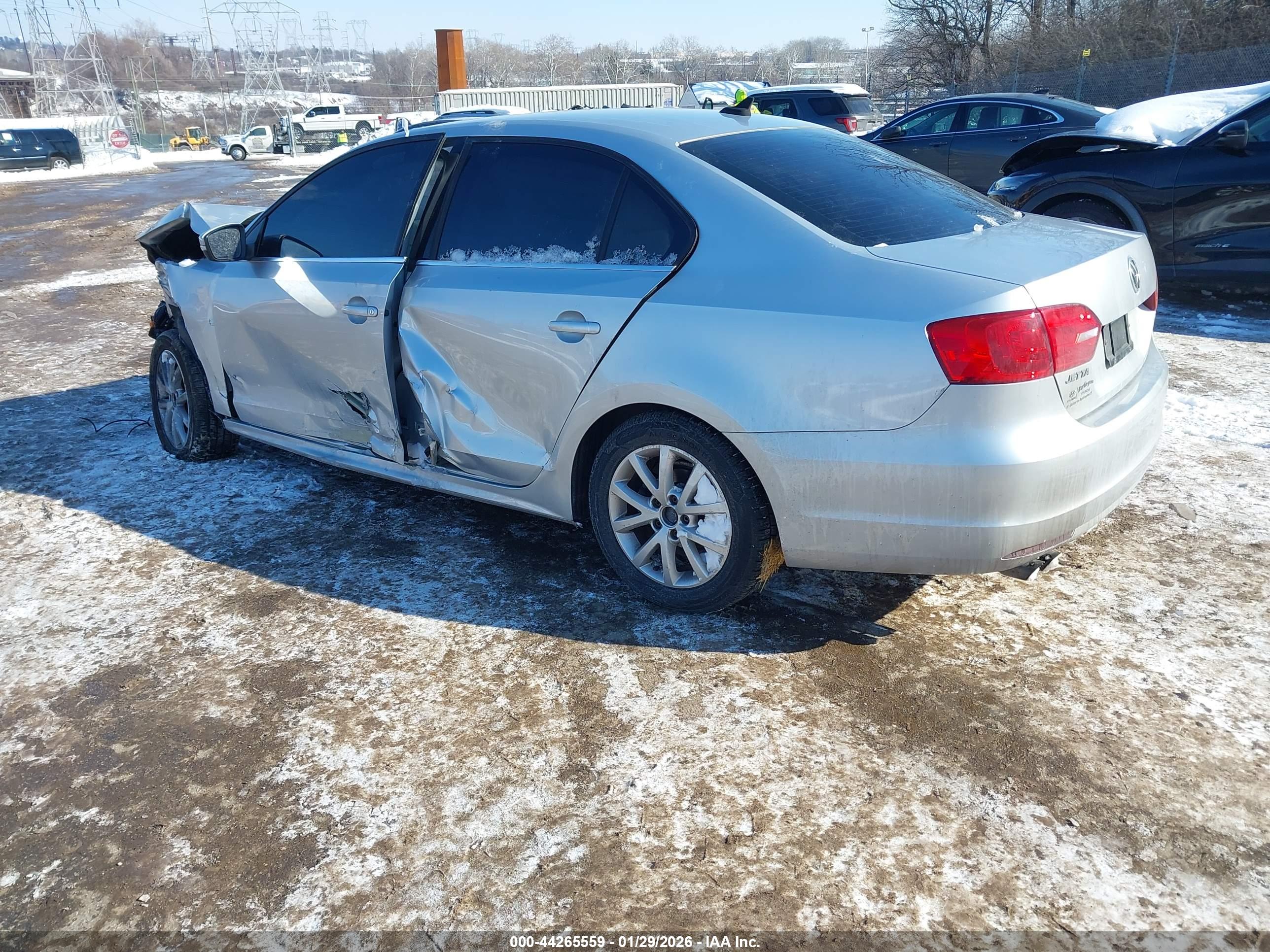 VOLKSWAGEN JETTA image 3