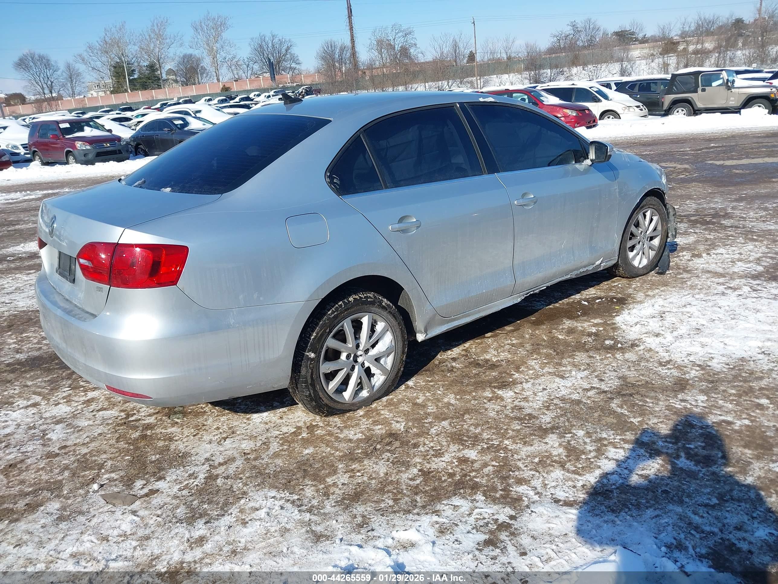 VOLKSWAGEN JETTA image 4