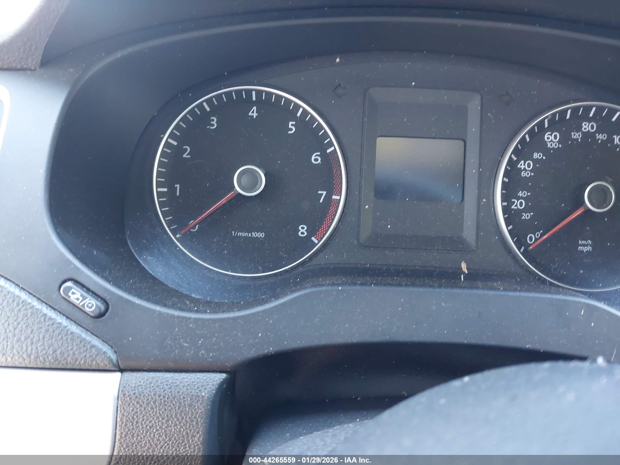 VOLKSWAGEN JETTA image 7