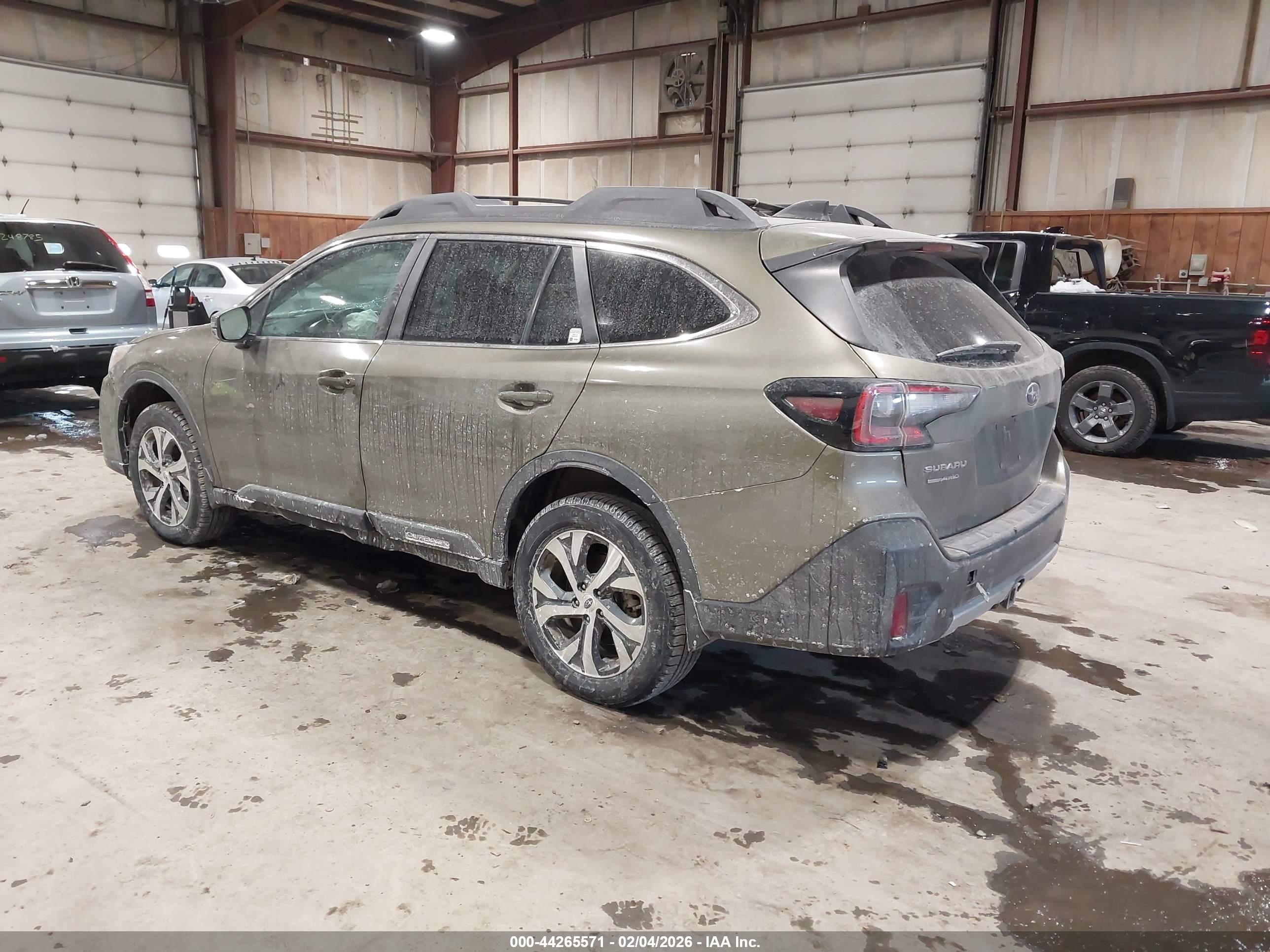 SUBARU OUTBACK image 3