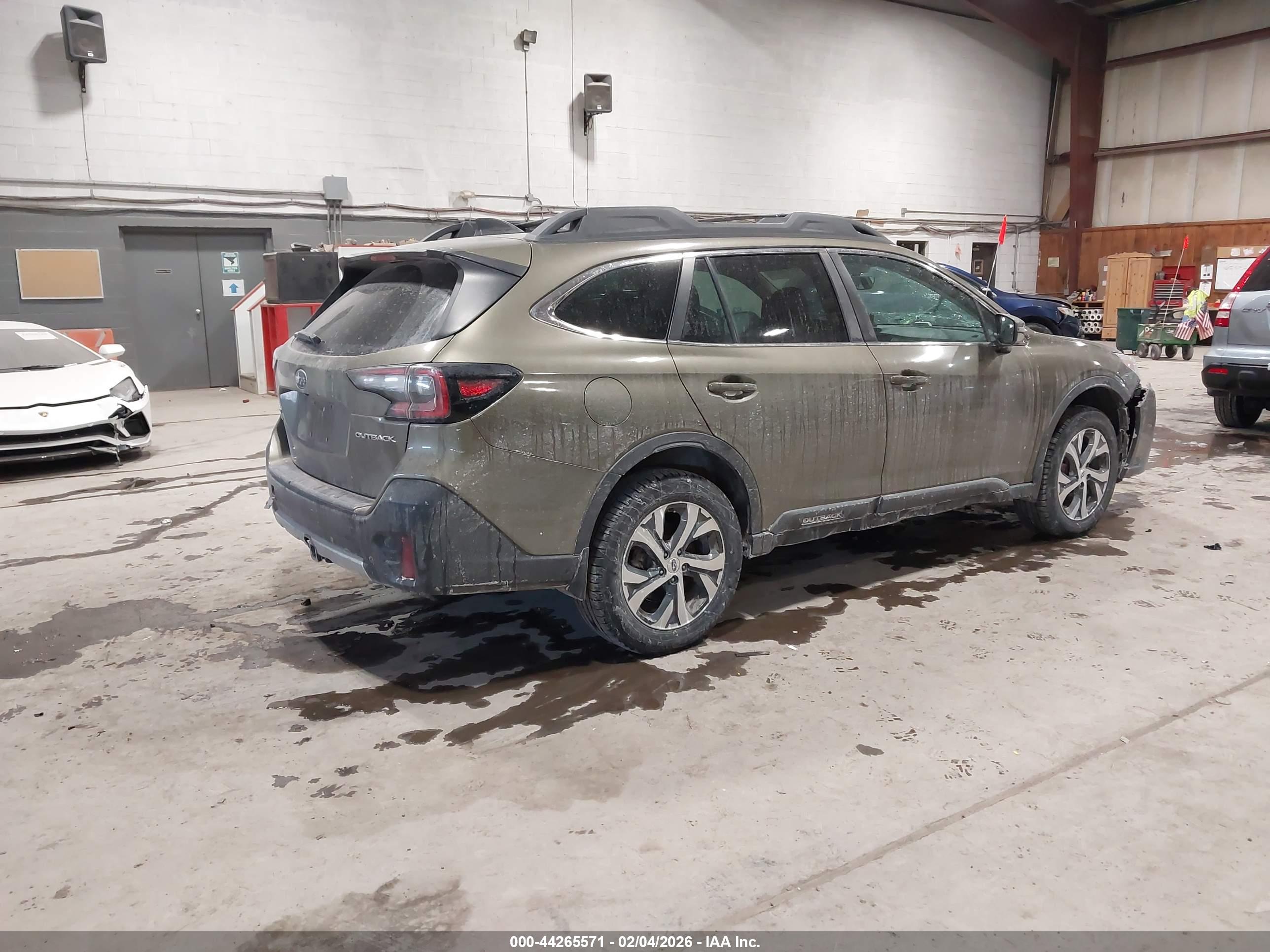 SUBARU OUTBACK image 4