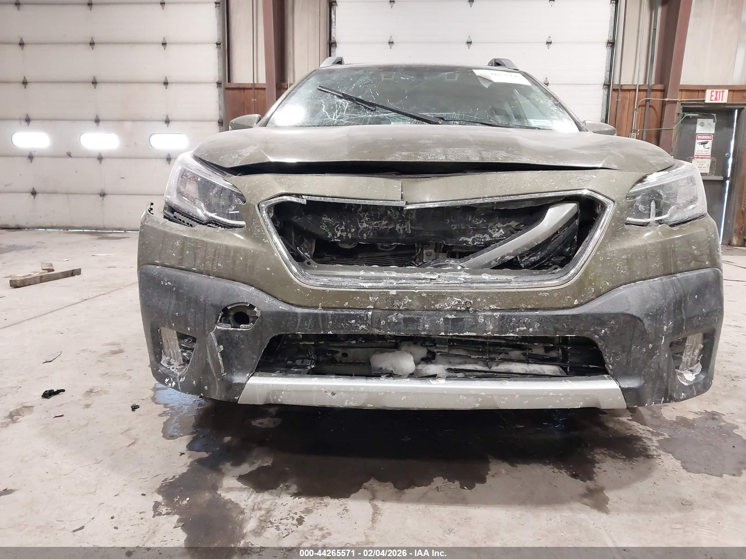 SUBARU OUTBACK image 6