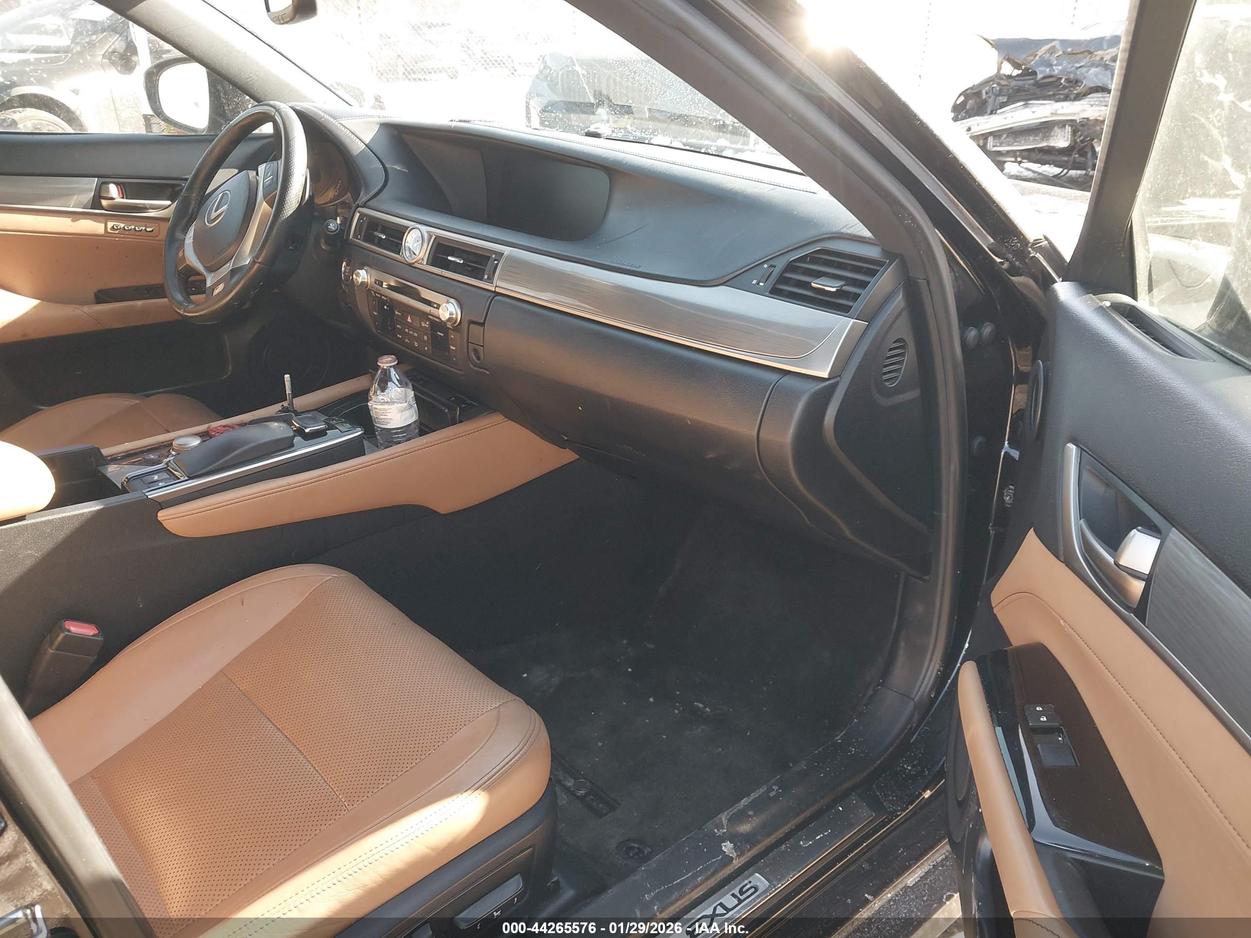 LEXUS GS image 5
