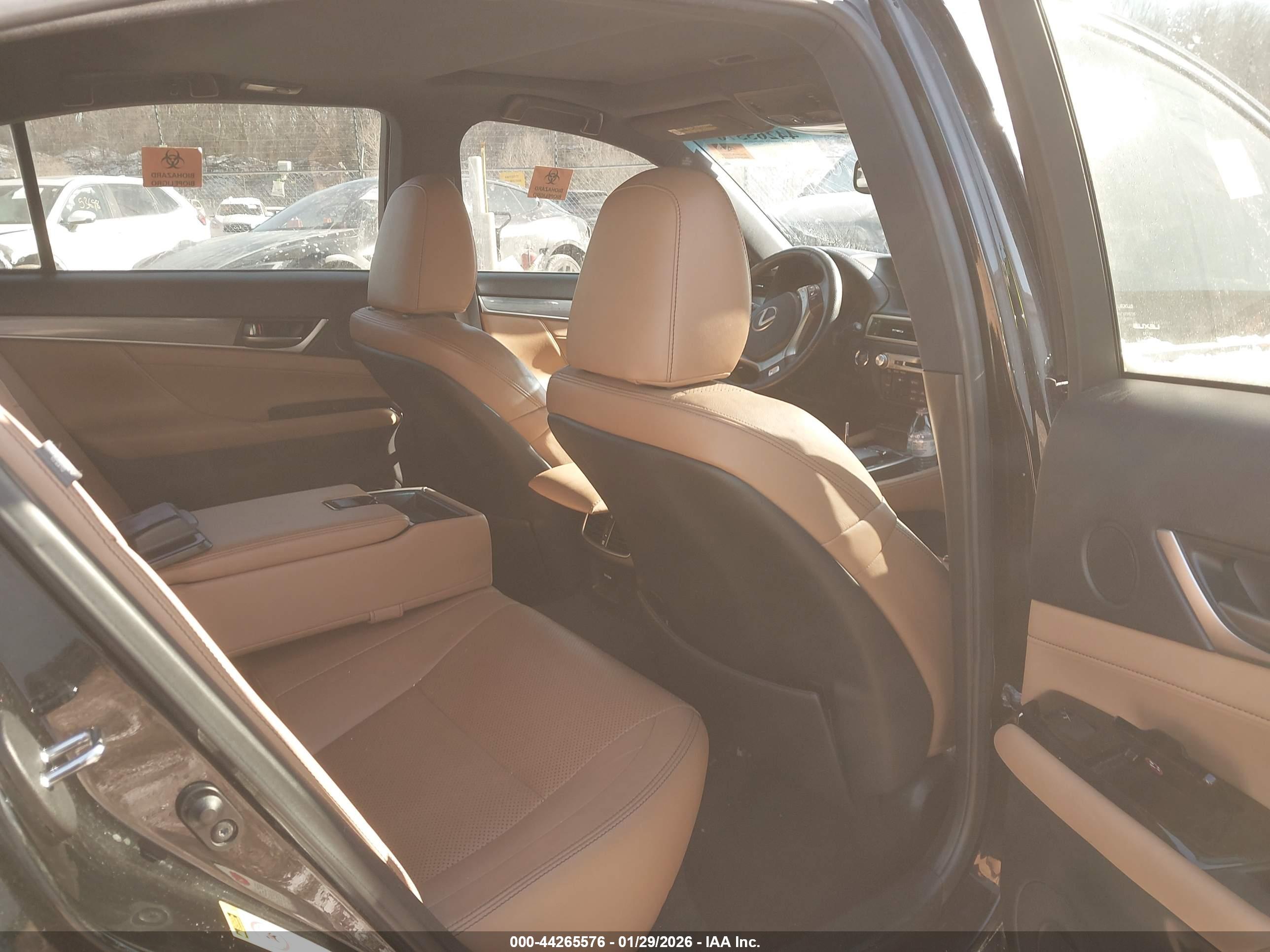 LEXUS GS image 8