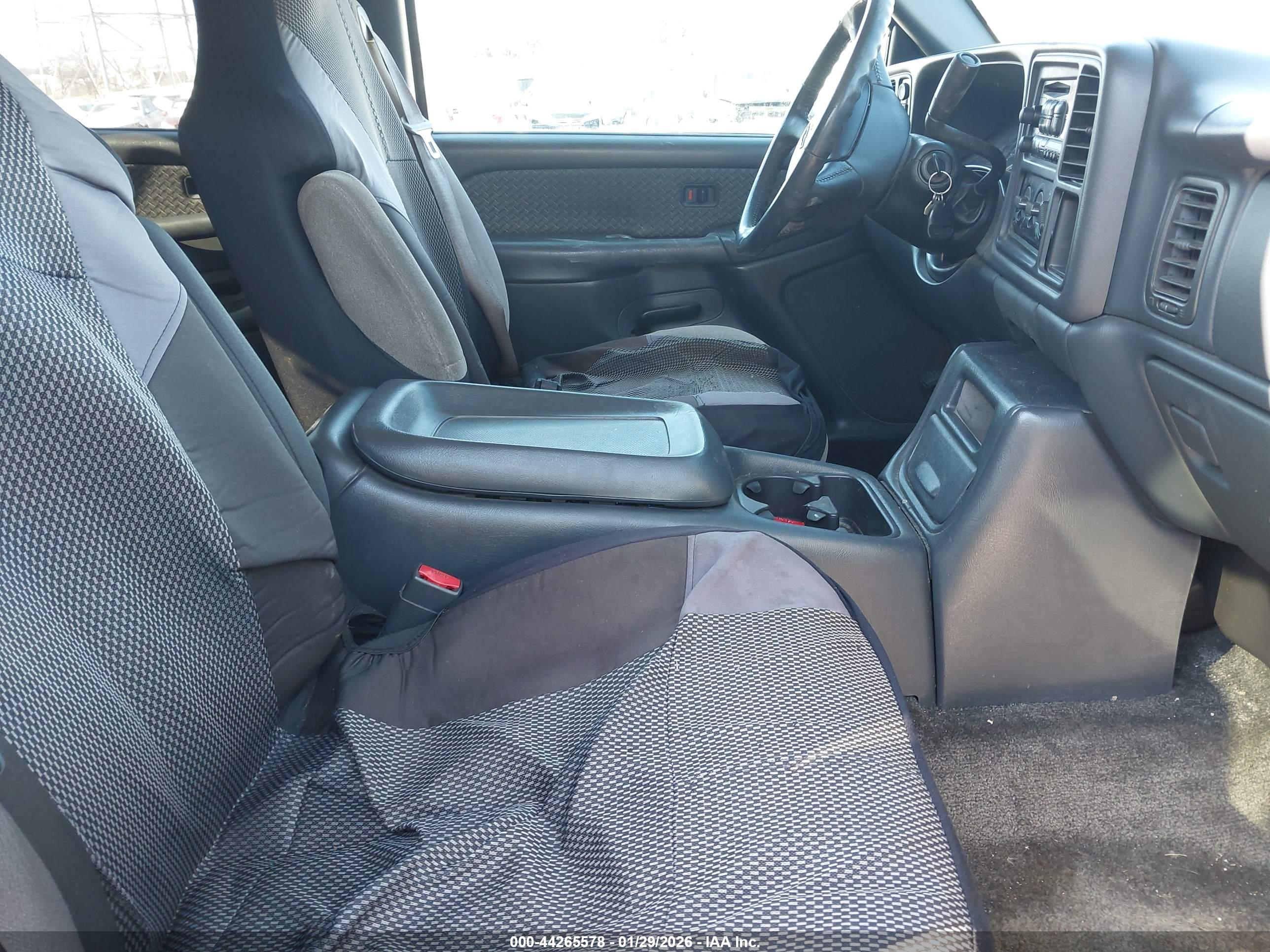 CHEVROLET AVALANCHE image 5