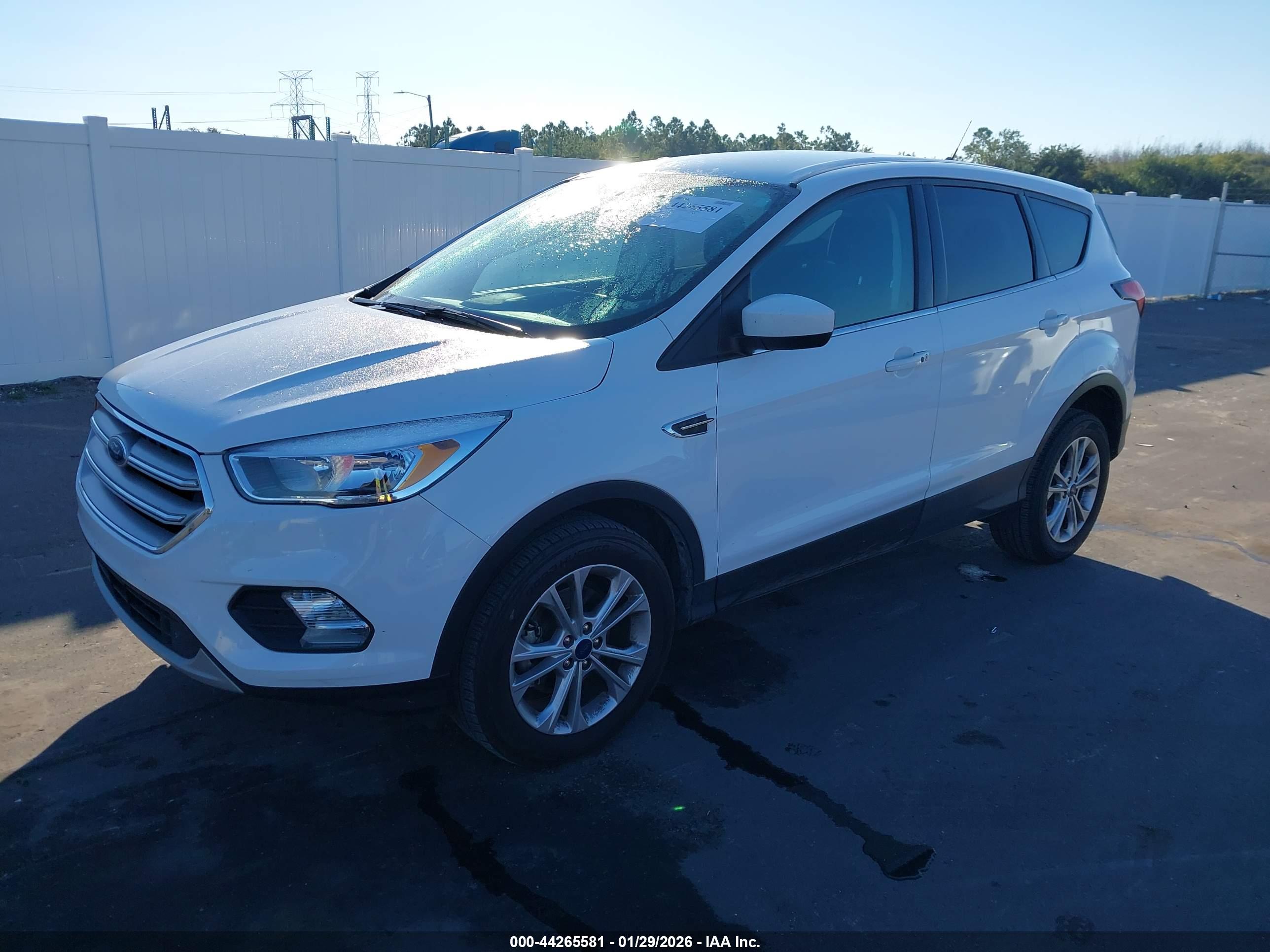 FORD ESCAPE image 2