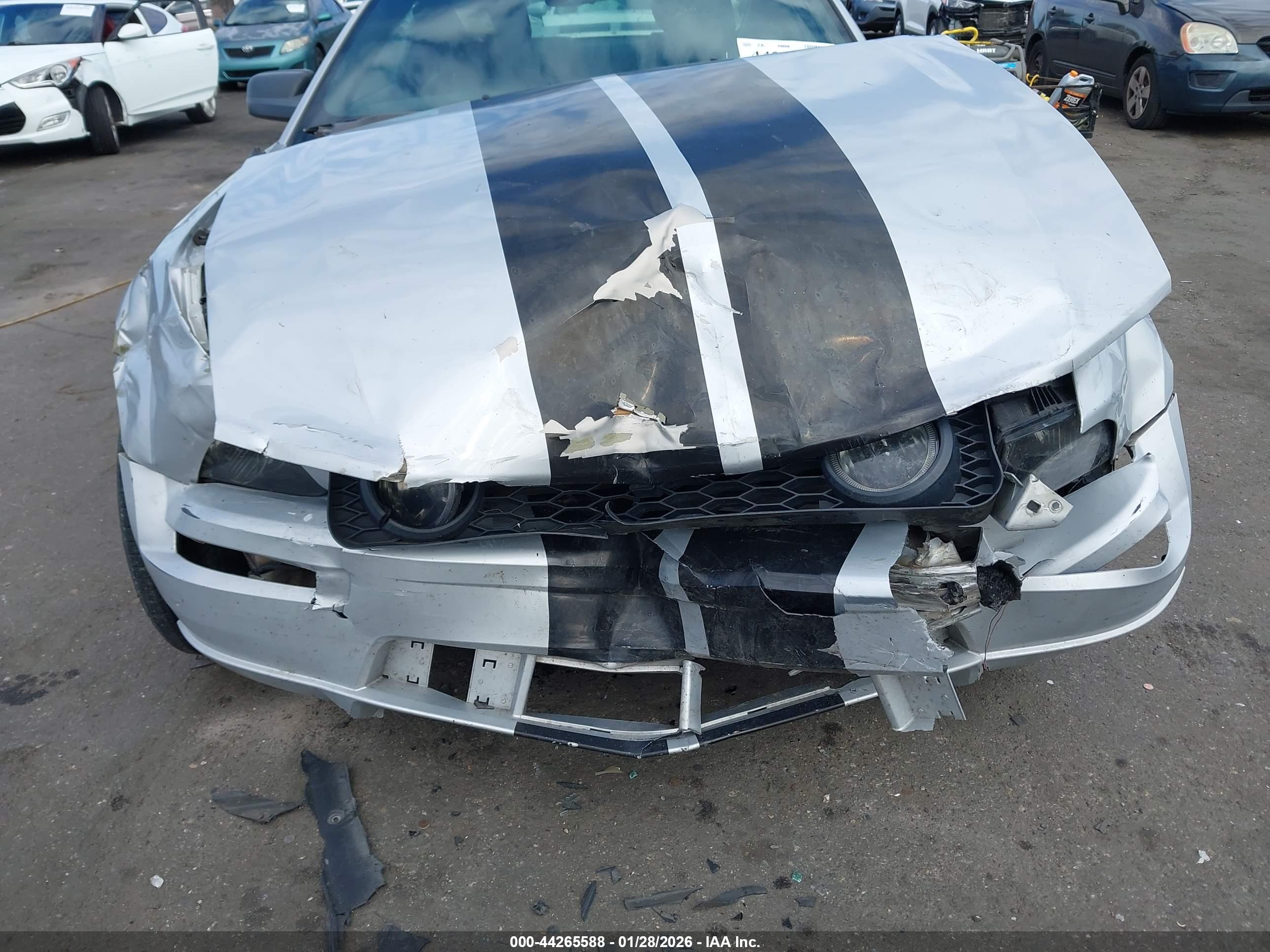 FORD MUSTANG image 6