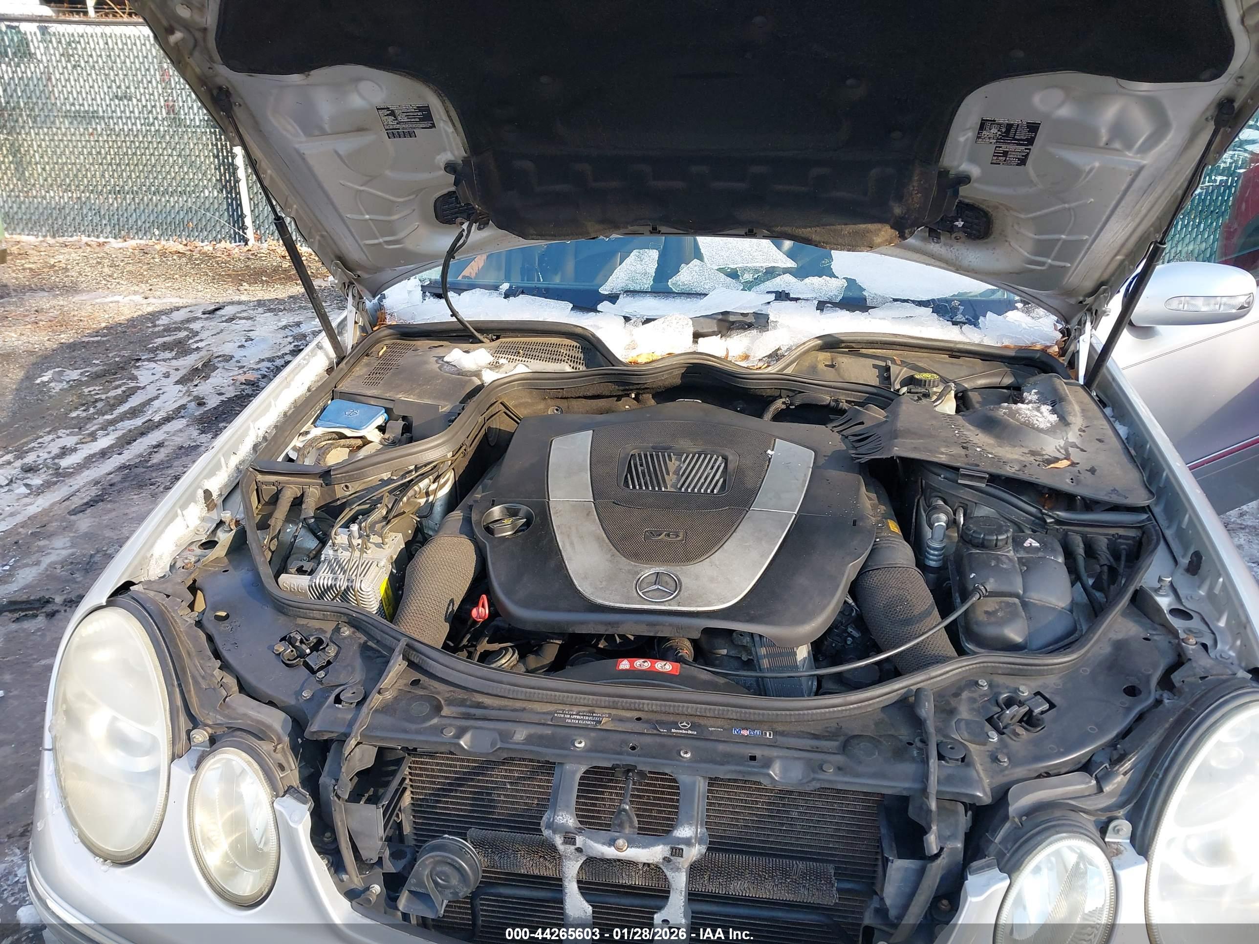 MERCEDES-BENZ E image 10