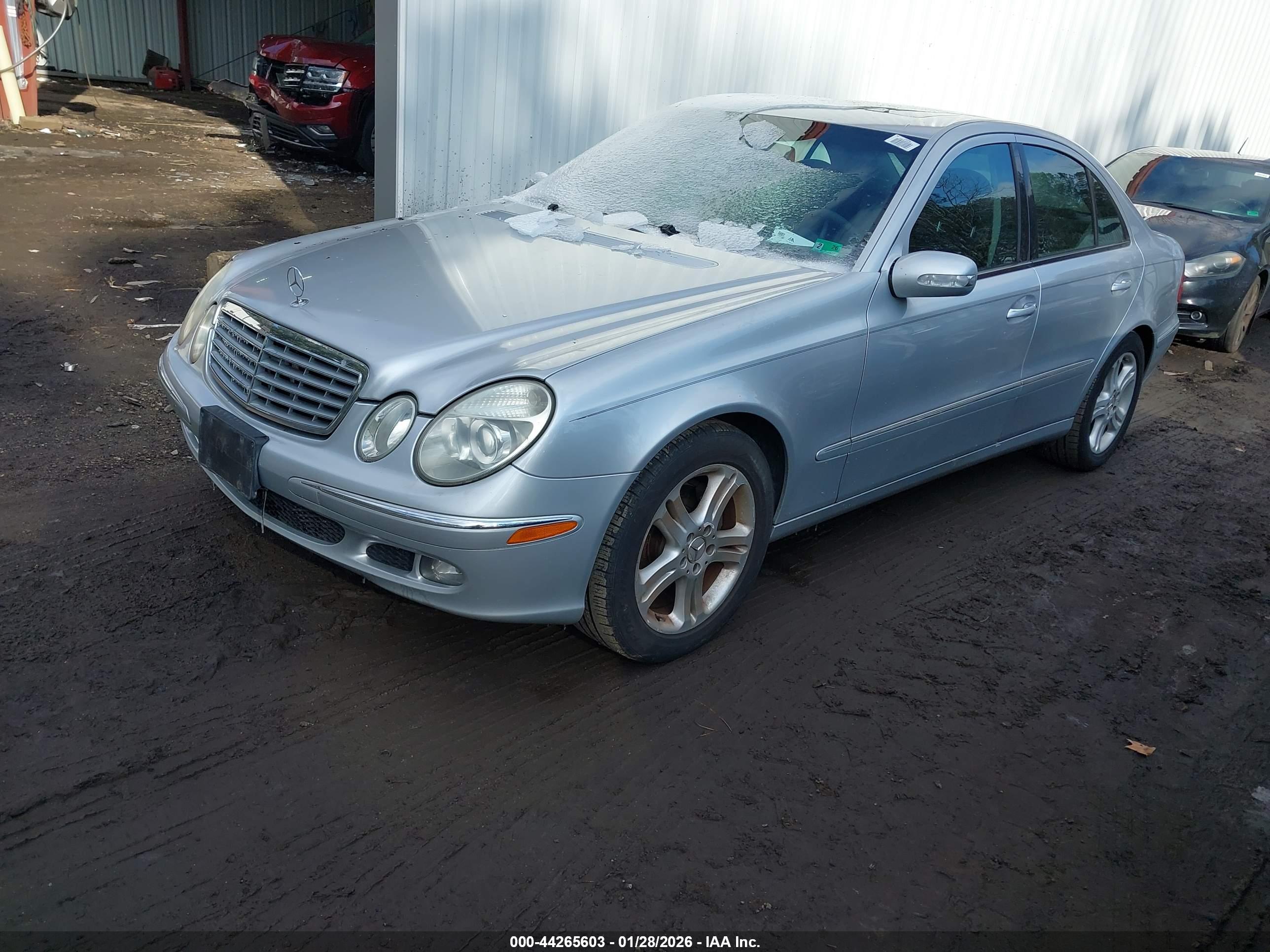 MERCEDES-BENZ E image 2