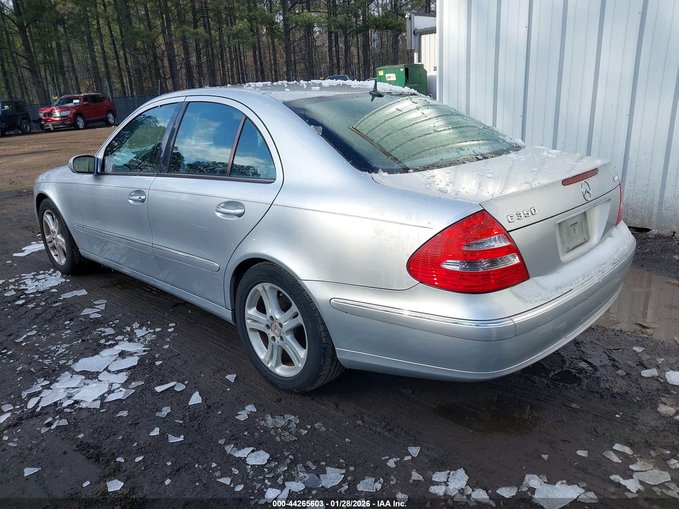 MERCEDES-BENZ E image 3