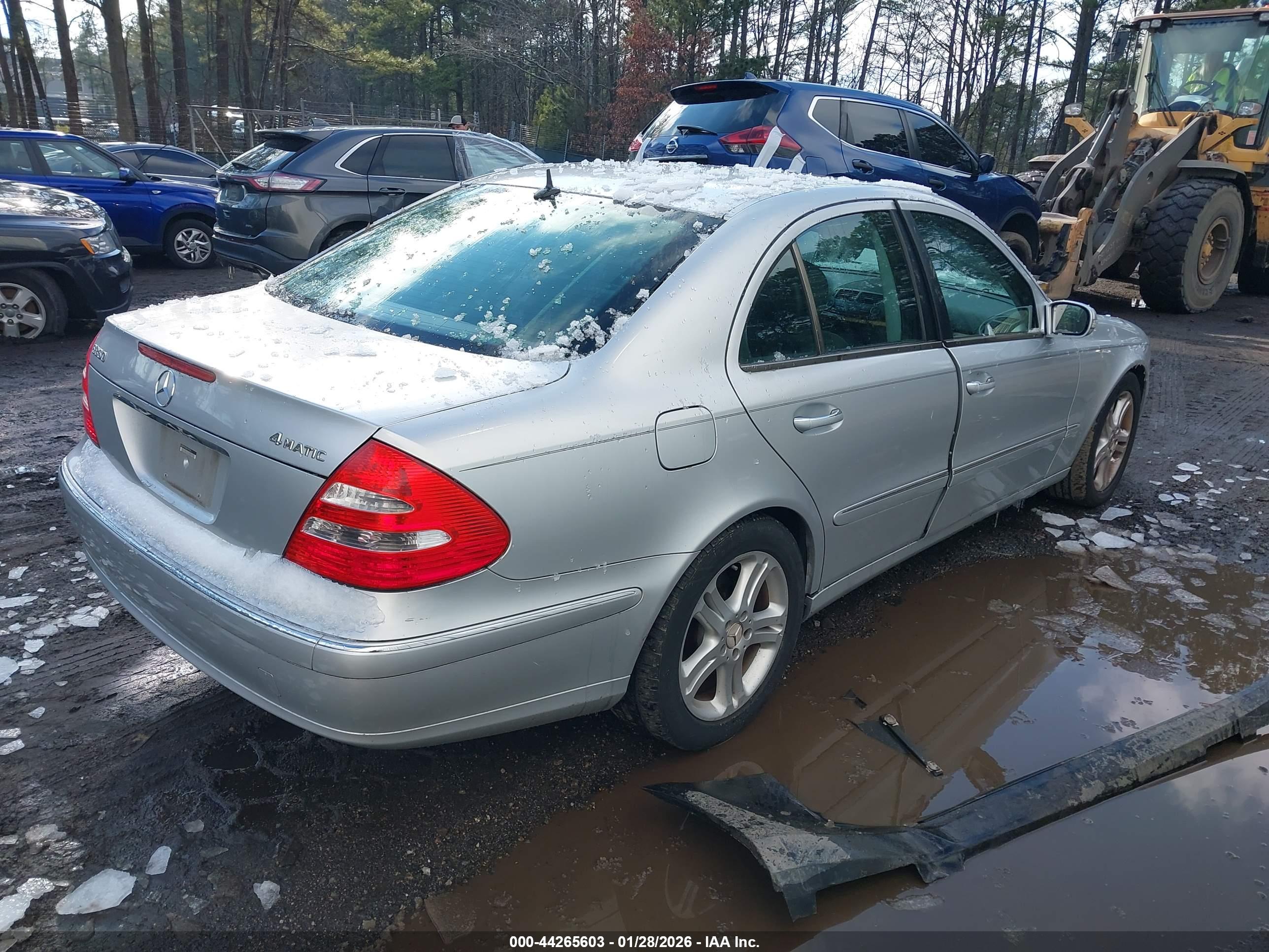 MERCEDES-BENZ E image 4