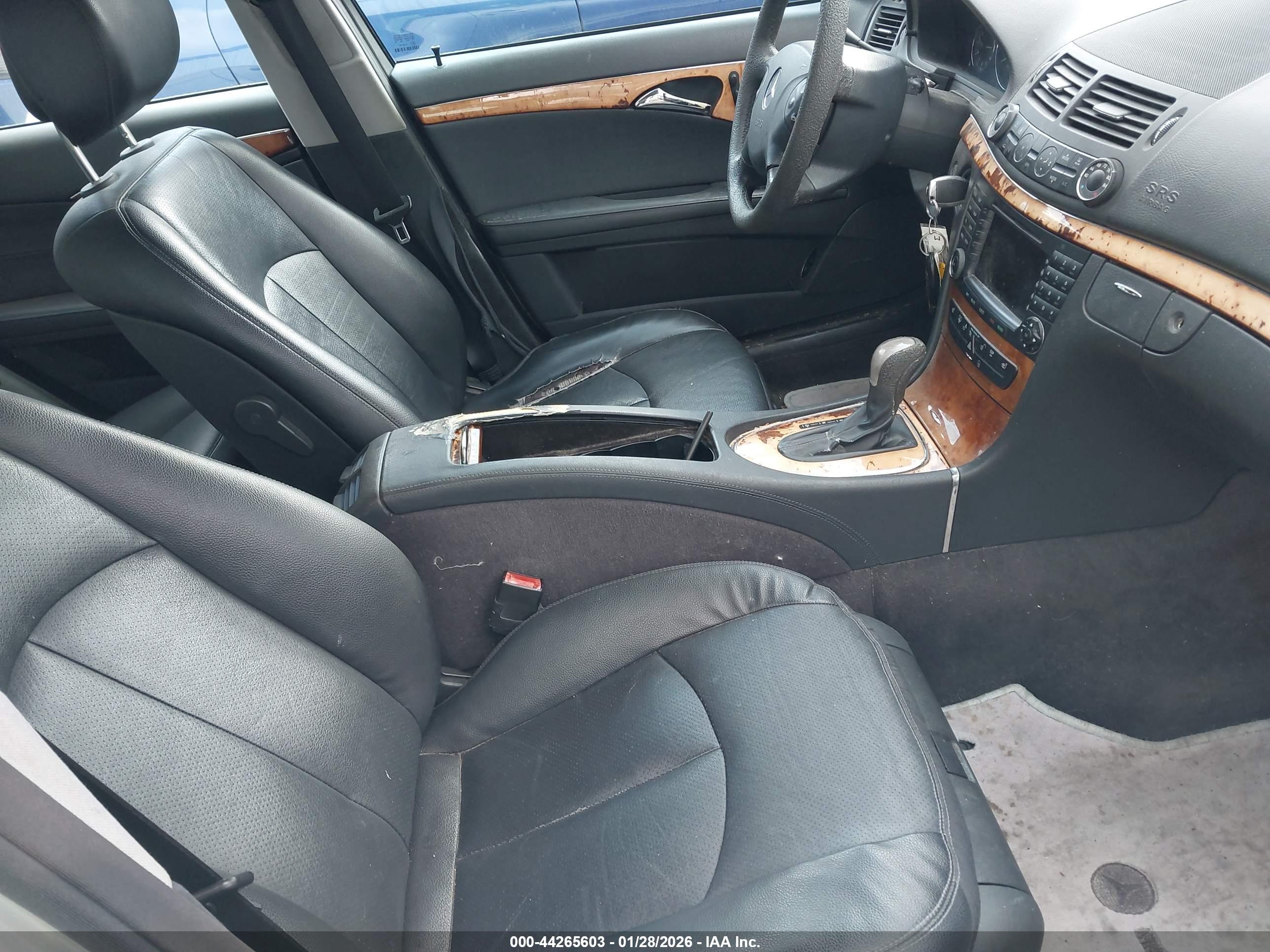 MERCEDES-BENZ E image 5