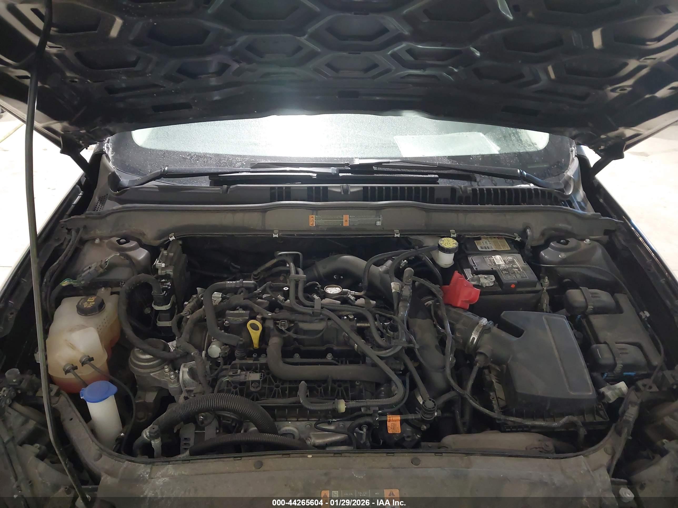 FORD FUSION image 10