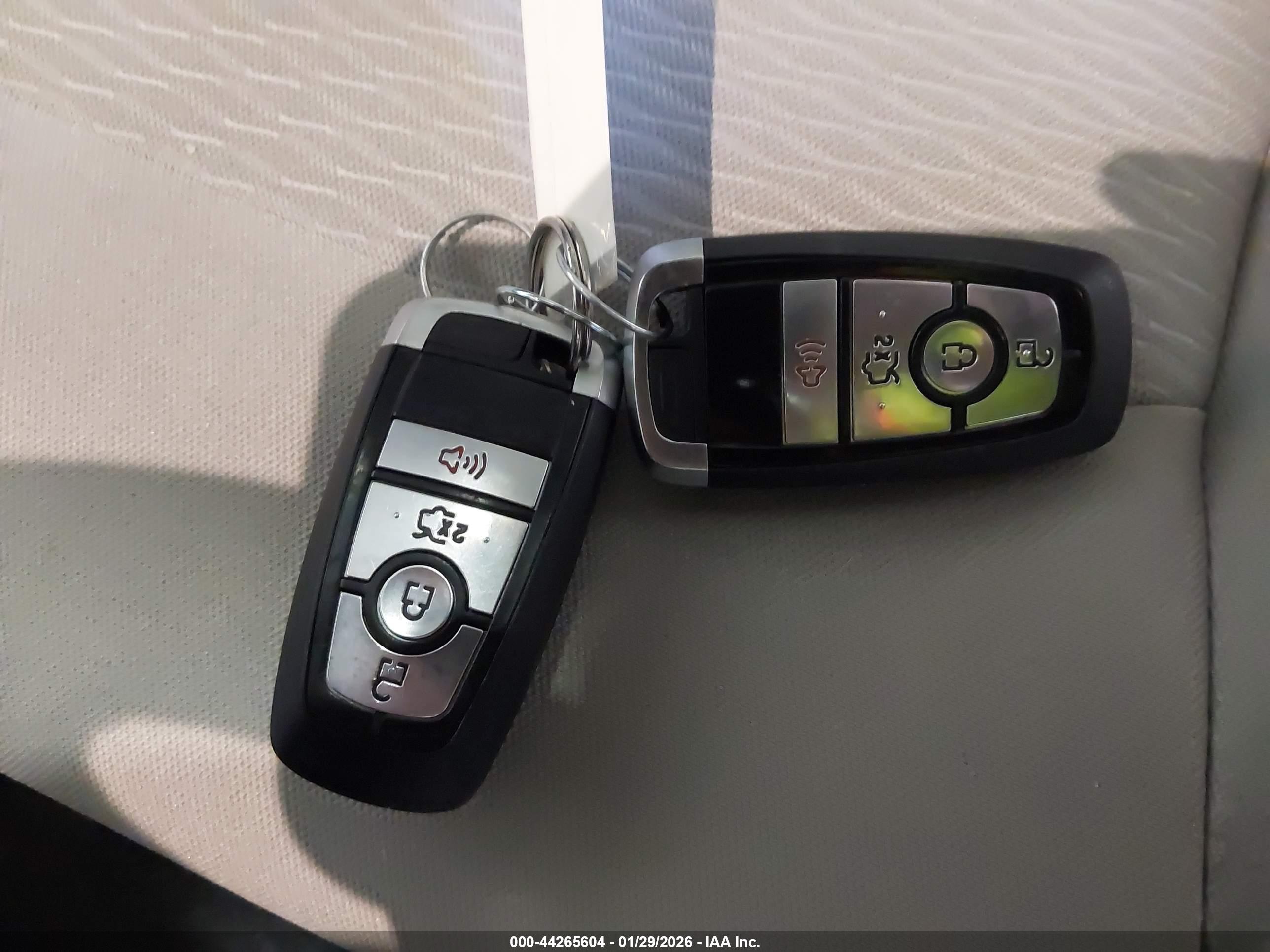 FORD FUSION image 11