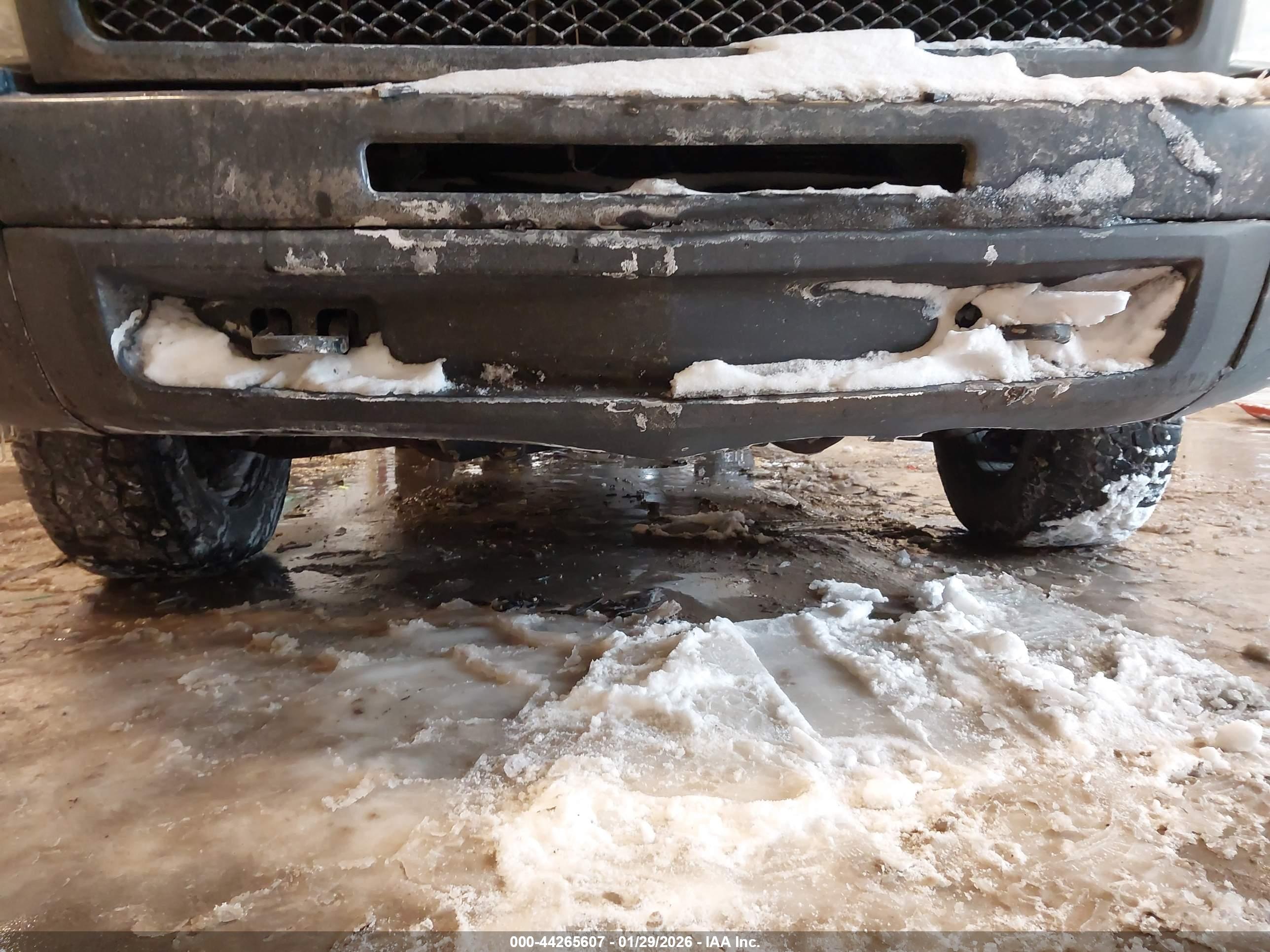 CHEVROLET SILVERADO image 6