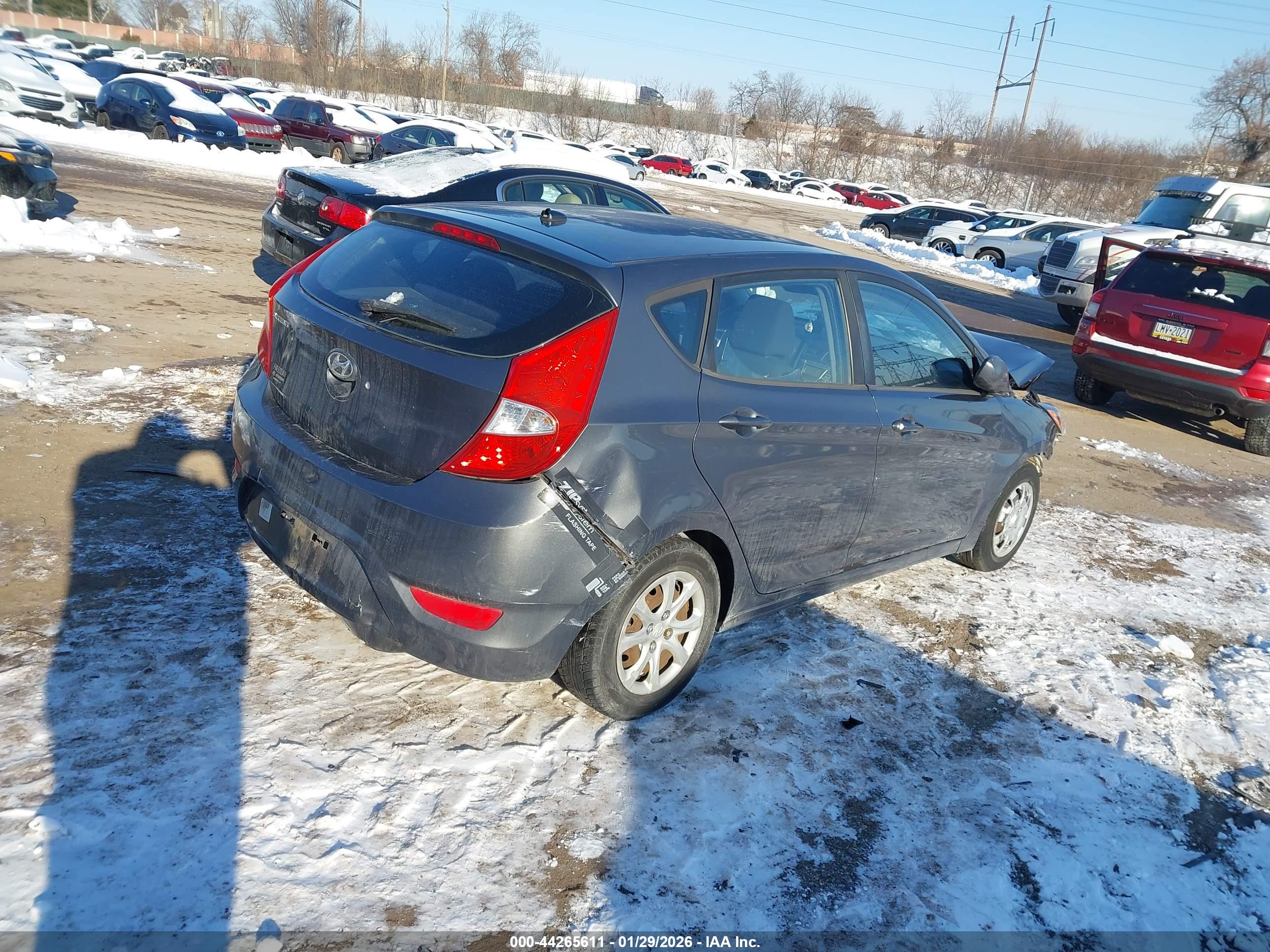 HYUNDAI ACCENT image 4